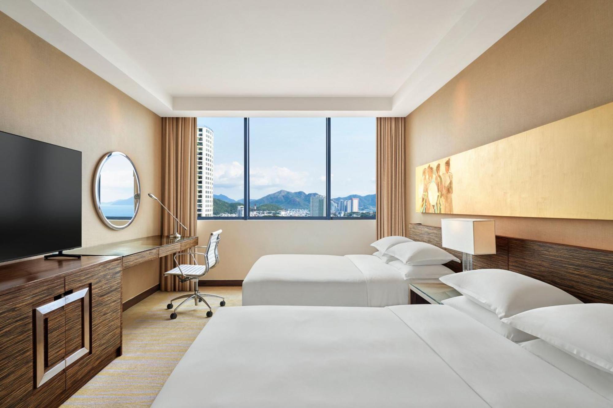 Sheraton & 5*