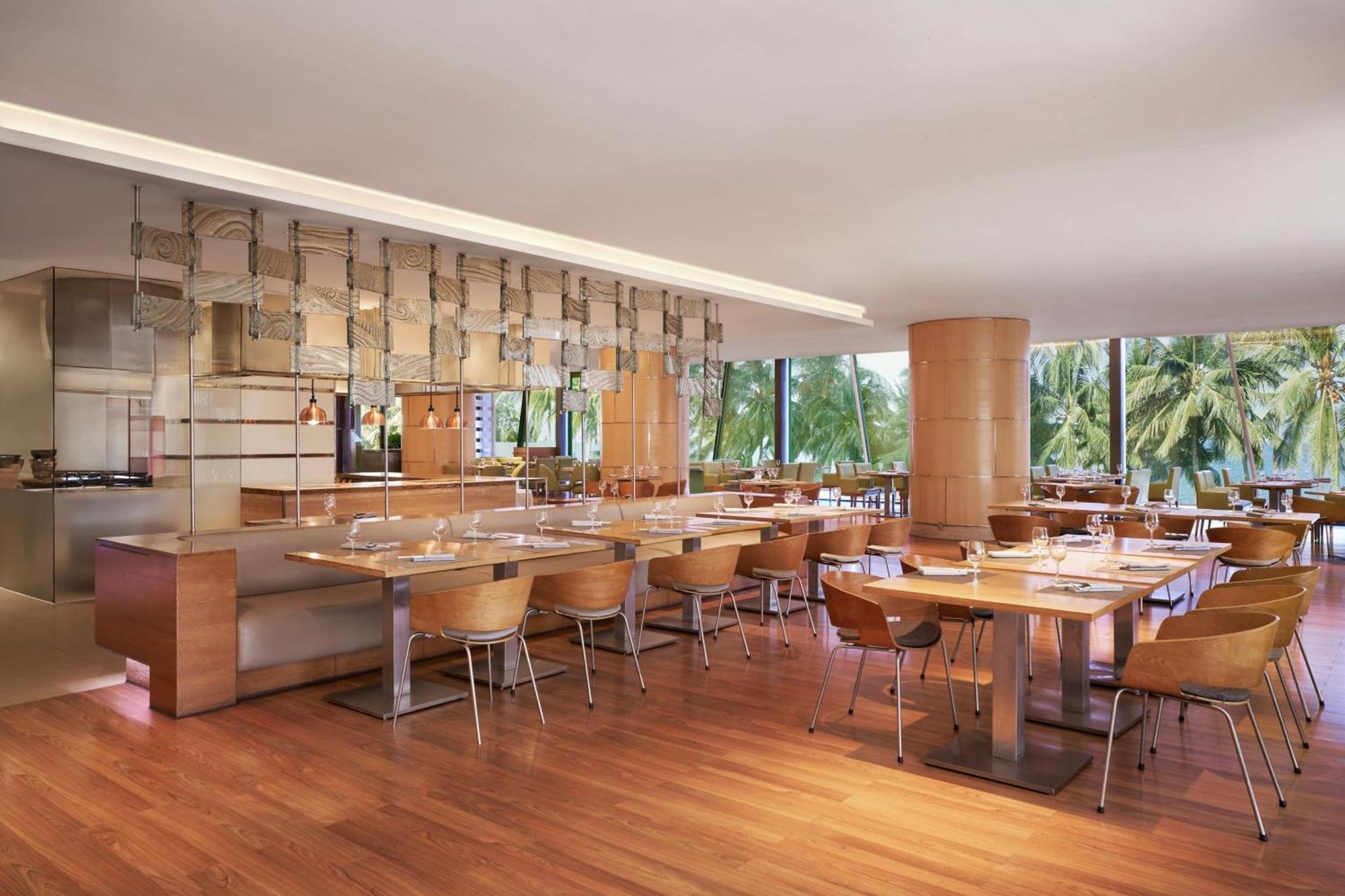 Sheraton Khách sạn 5*