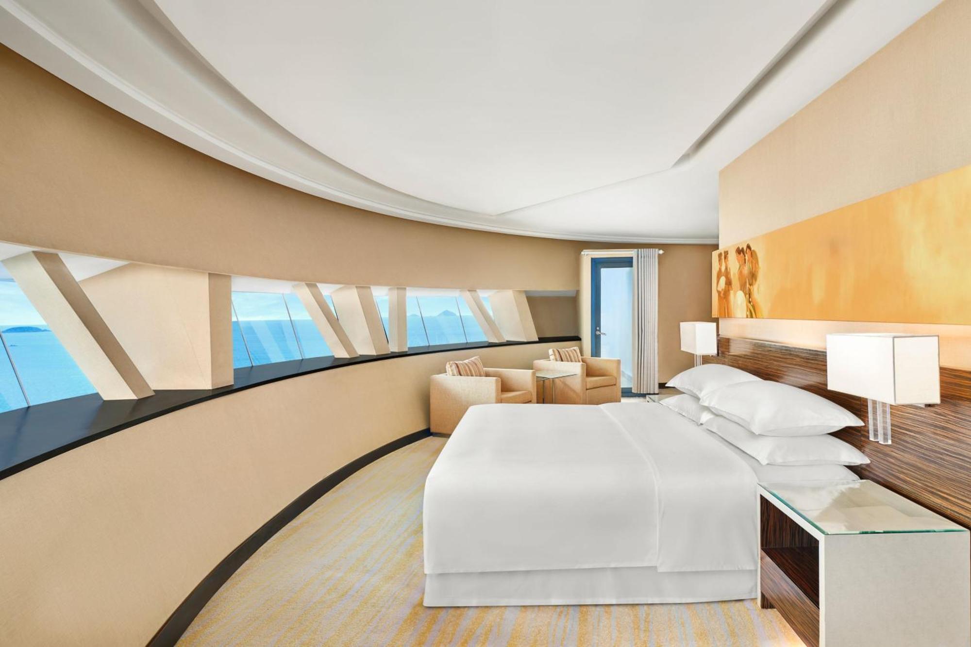 Sheraton & Hotel 5*