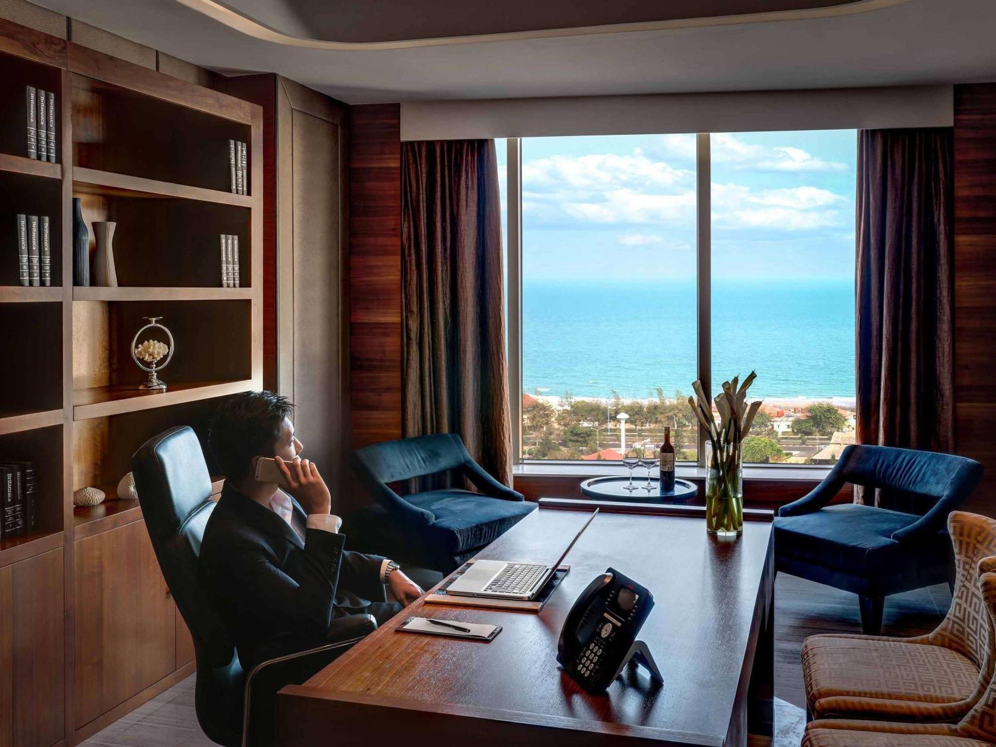 Pullman Hotel 5*