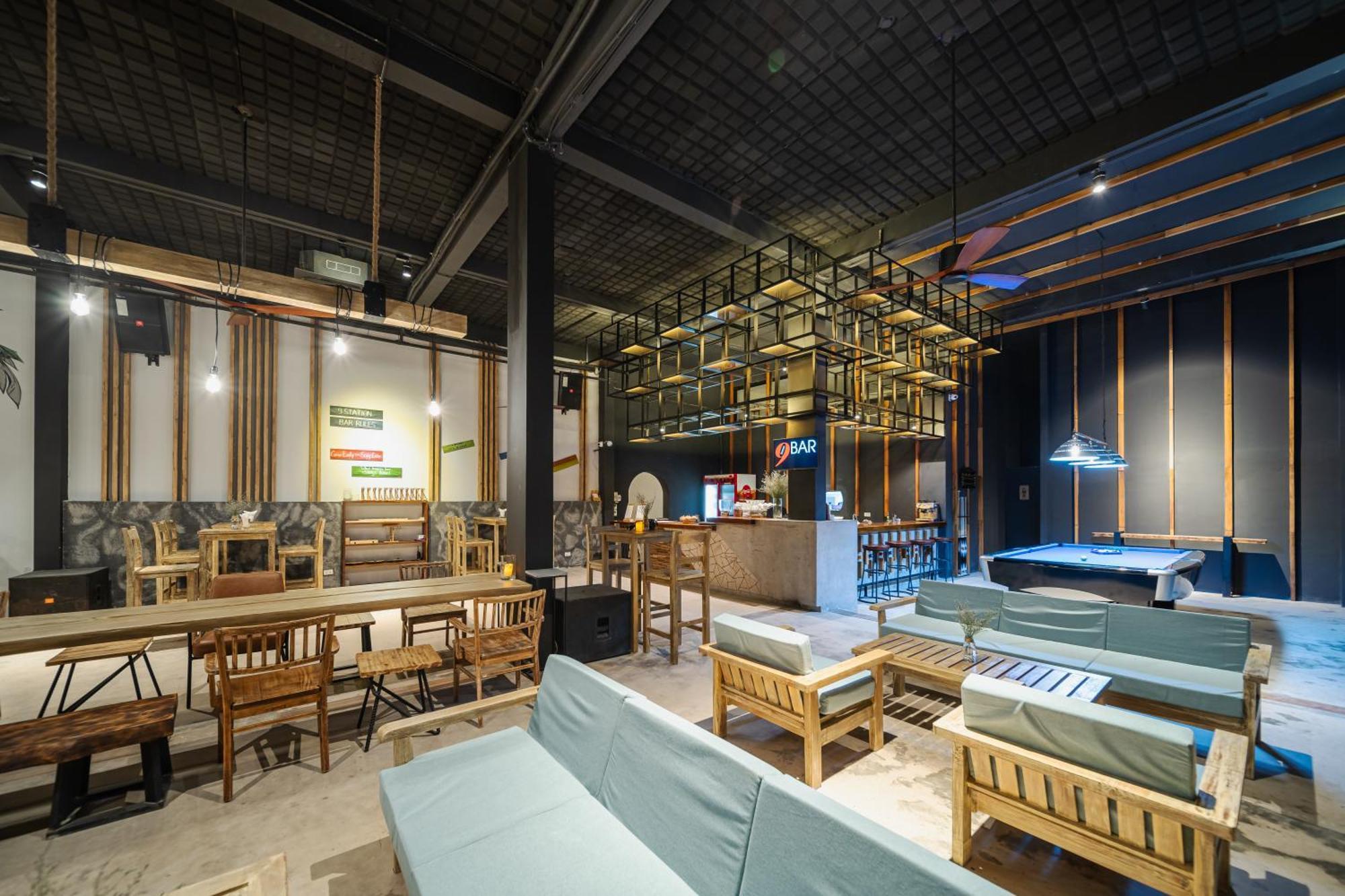 9station & Bar Hostel *