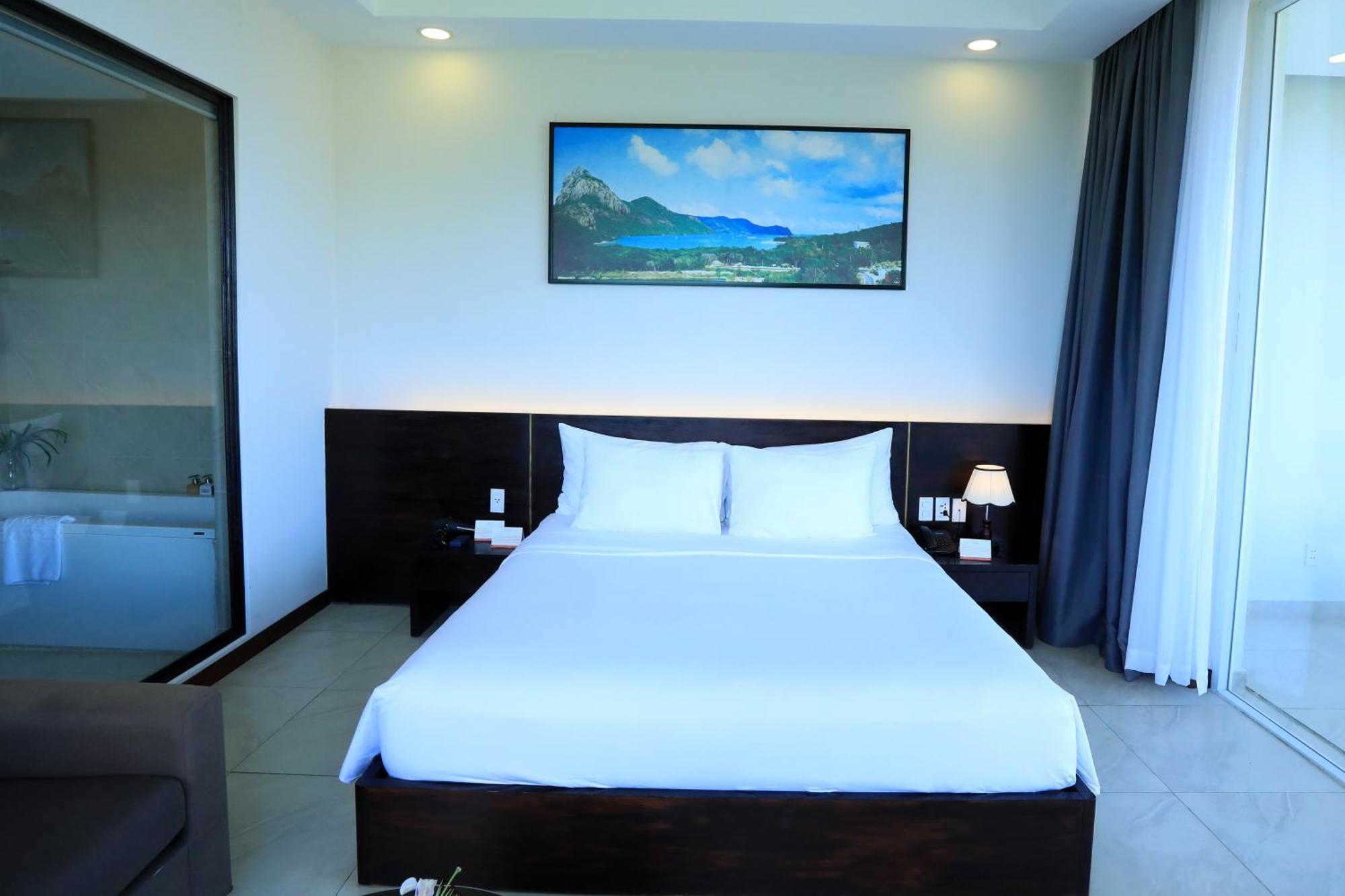 Khách sạn Orson & Con Dao 4*