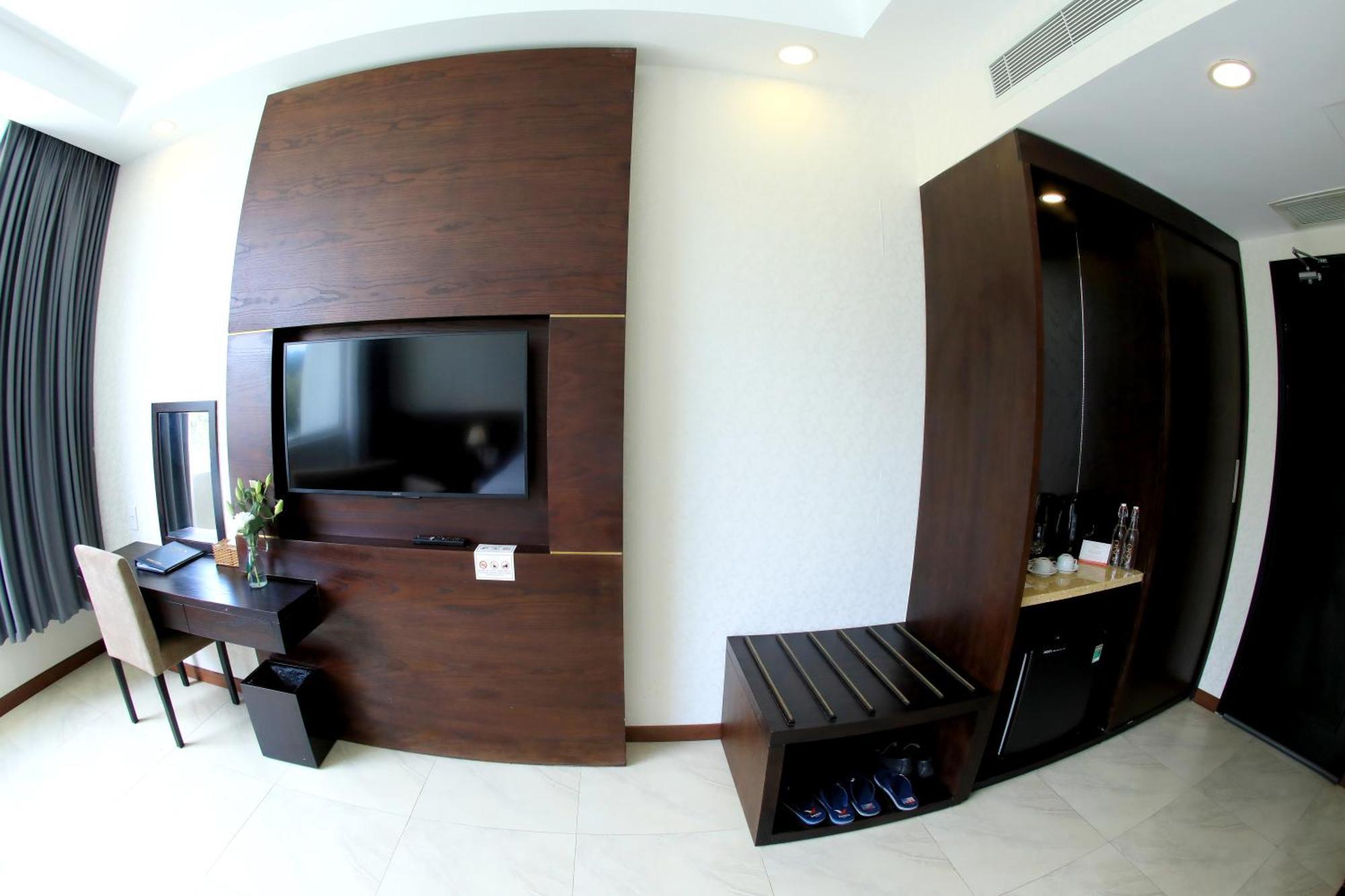 Khách sạn Orson & Con Dao 4*
