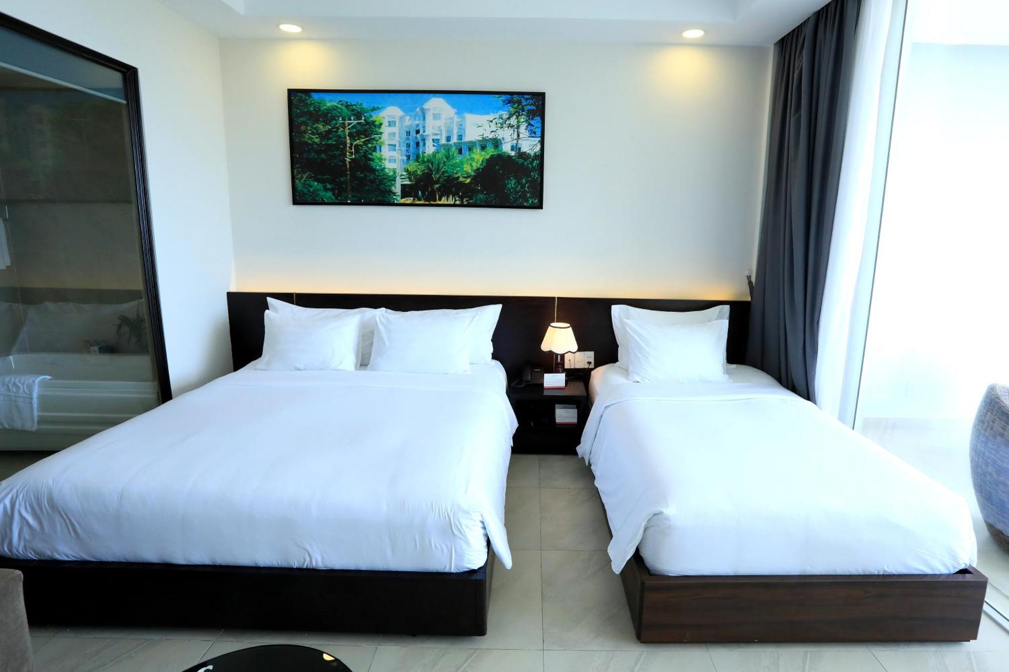 Khách sạn Orson & Con Dao 4*