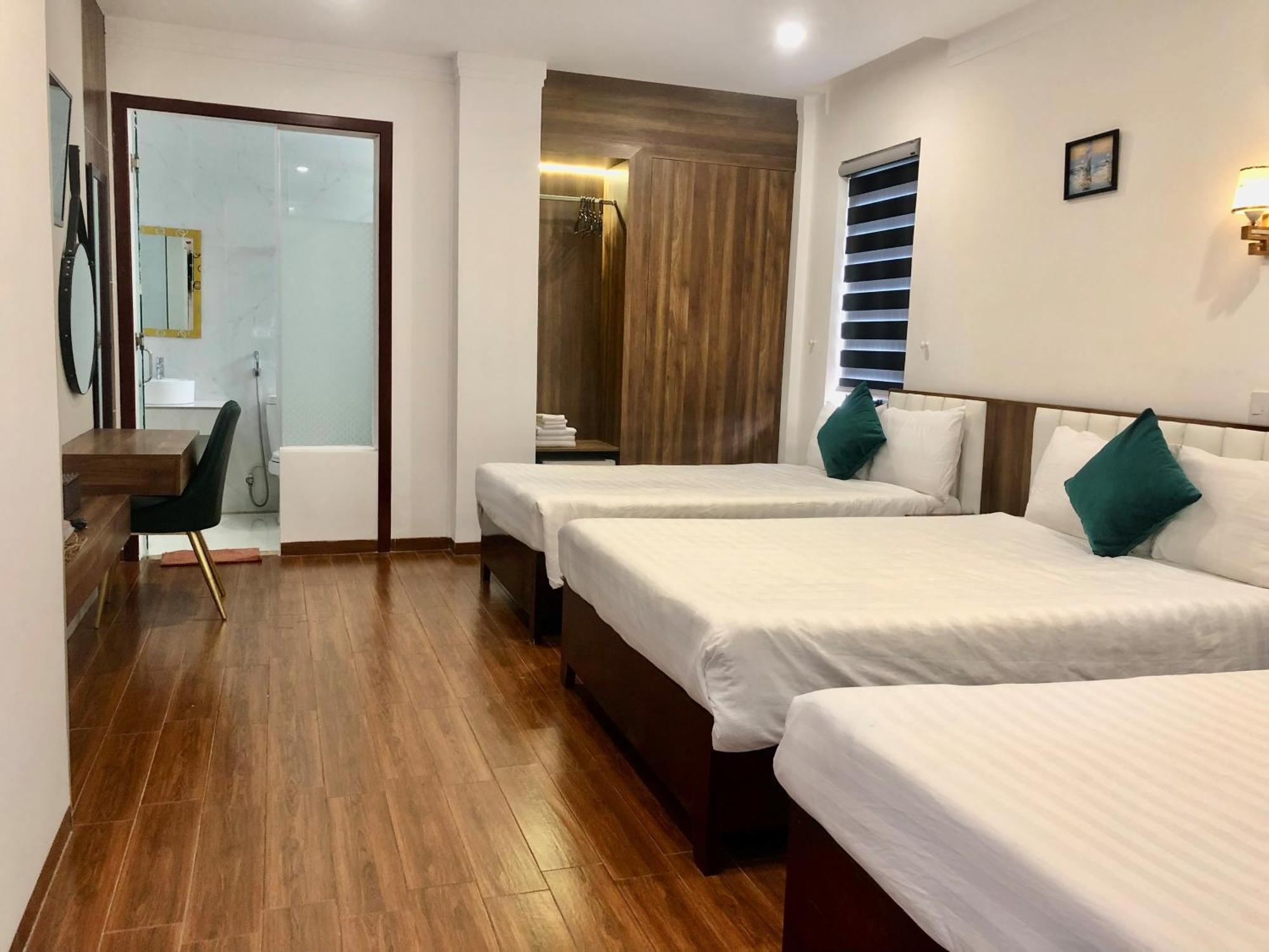 Le Centre Hotel 3*