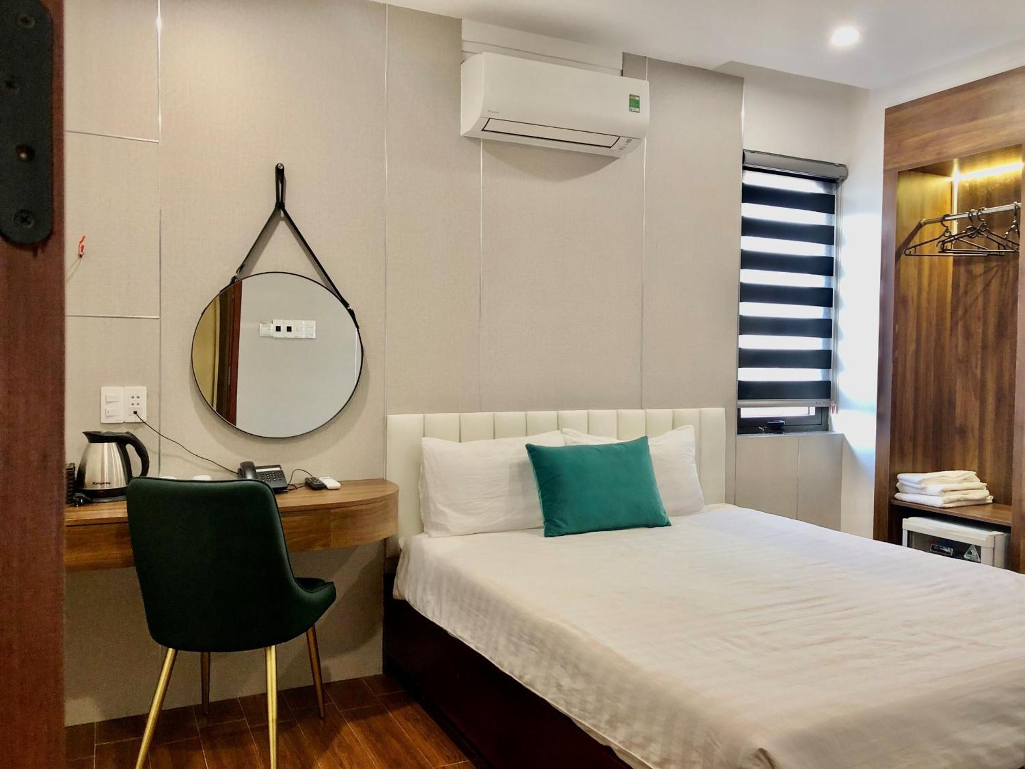 Le Centre Hotel