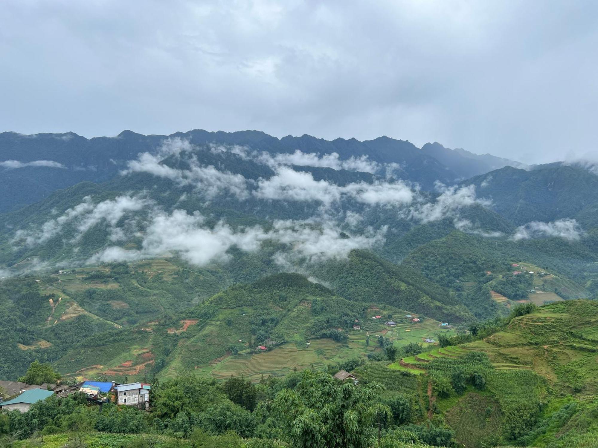 Hotel Black Hmong View
