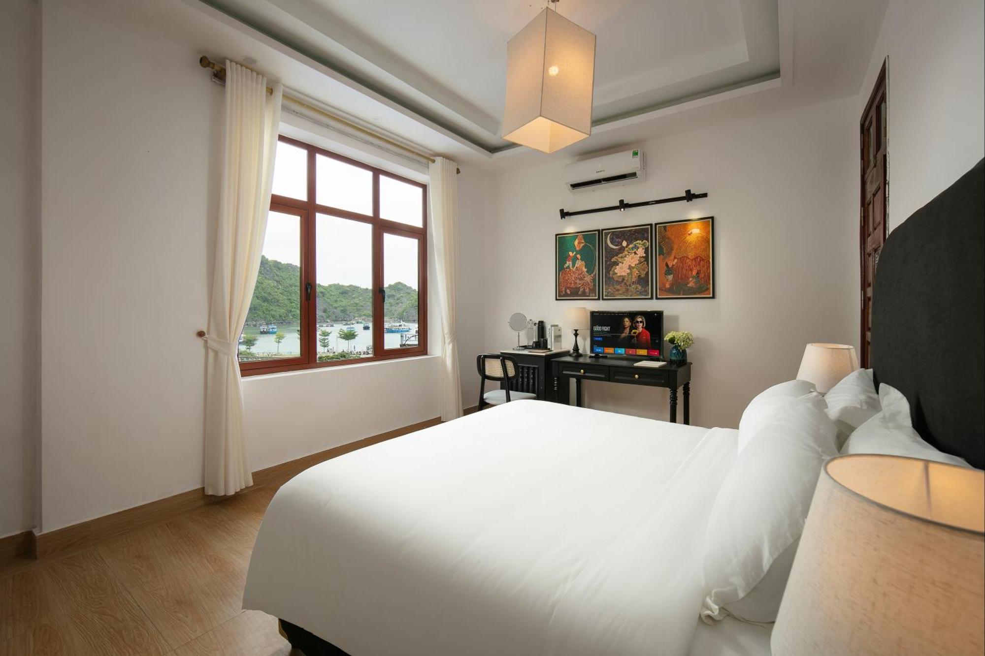 Maison Cat Ba Bay View *