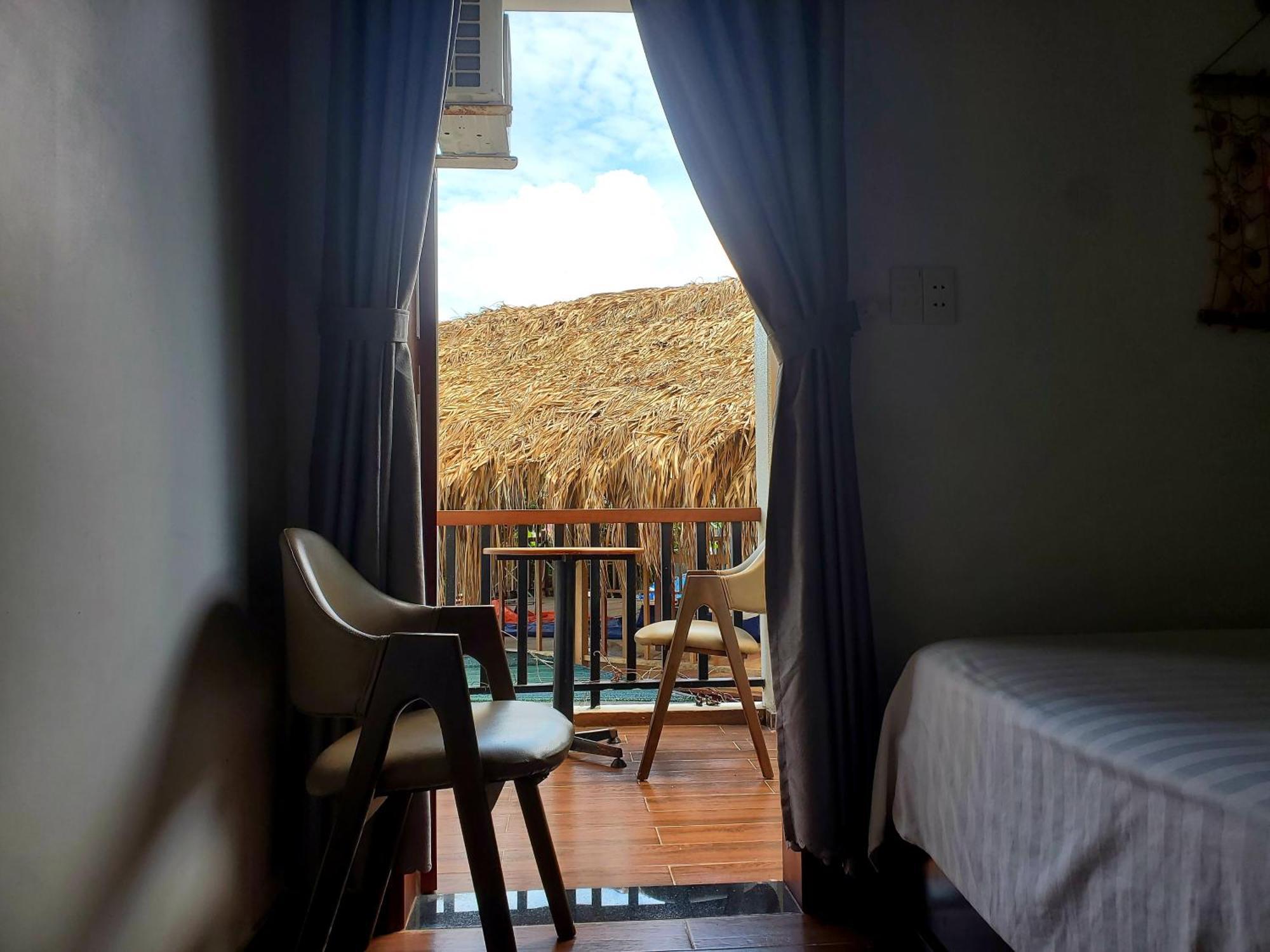 Monkey & Bar Bed & Breakfast *