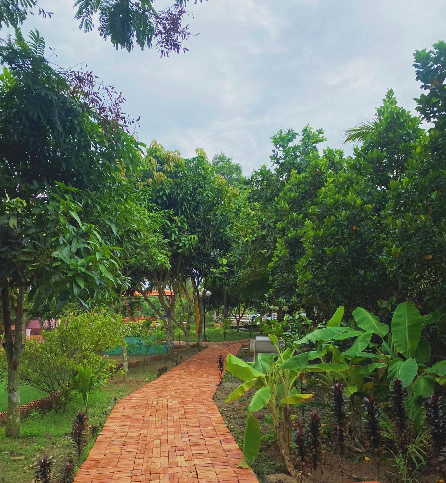 Resort Rooster Mekong Garden & Ben Tre