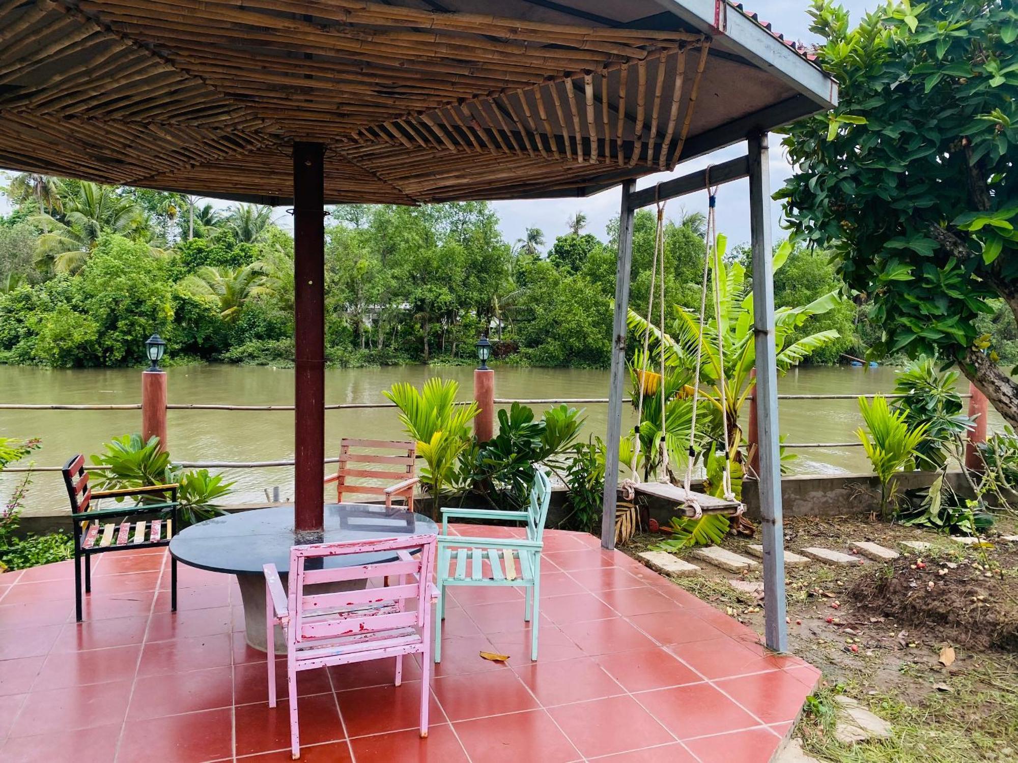 Resort Rooster Mekong Garden &