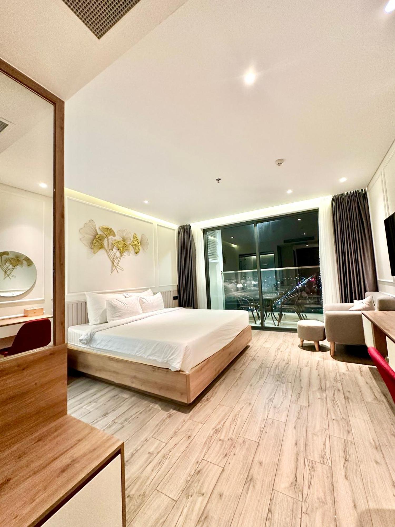 Khách sạn hẻo lánh White House Condotel Phú Yên 3*