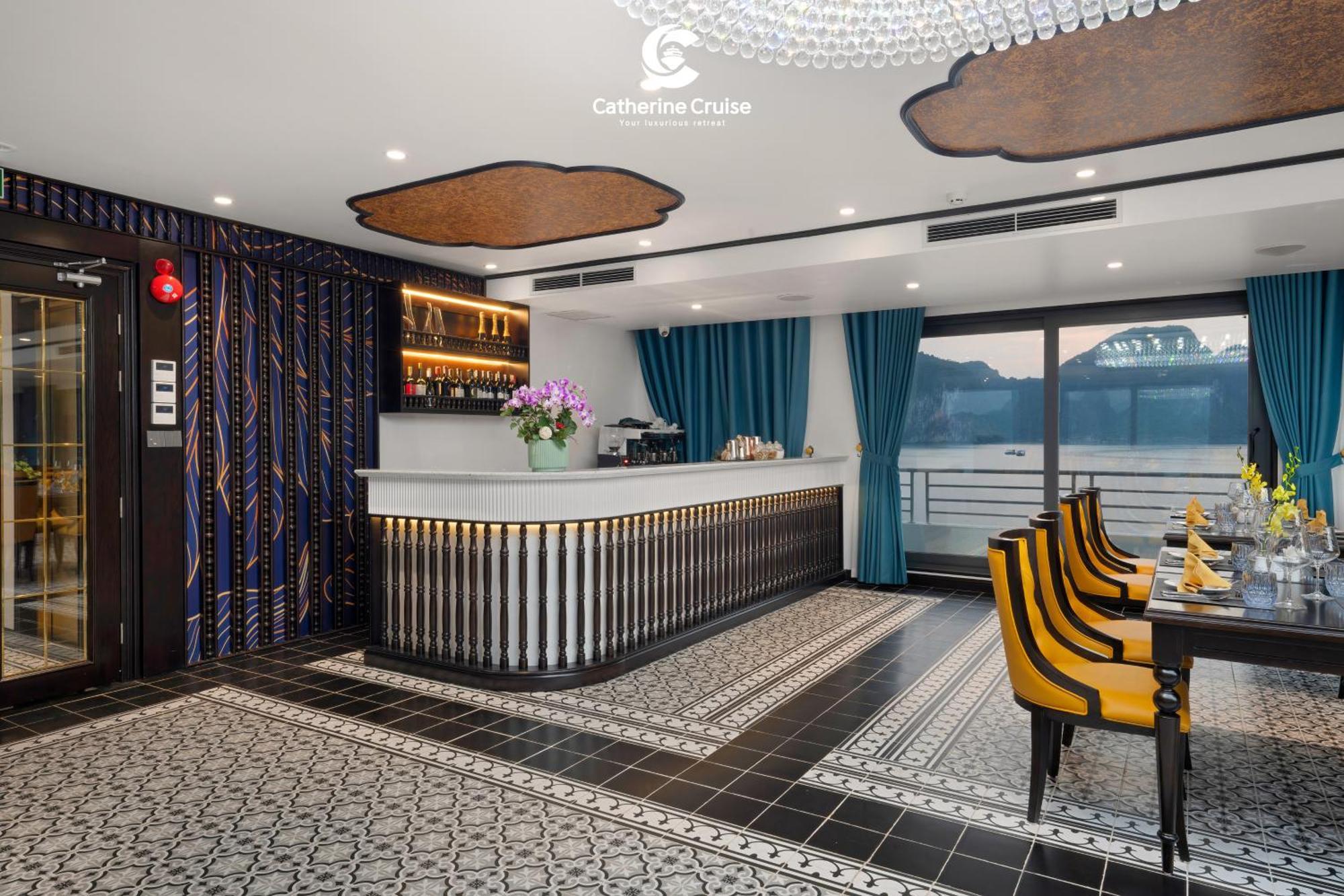  Catherine Cruises Bay Hạ Long