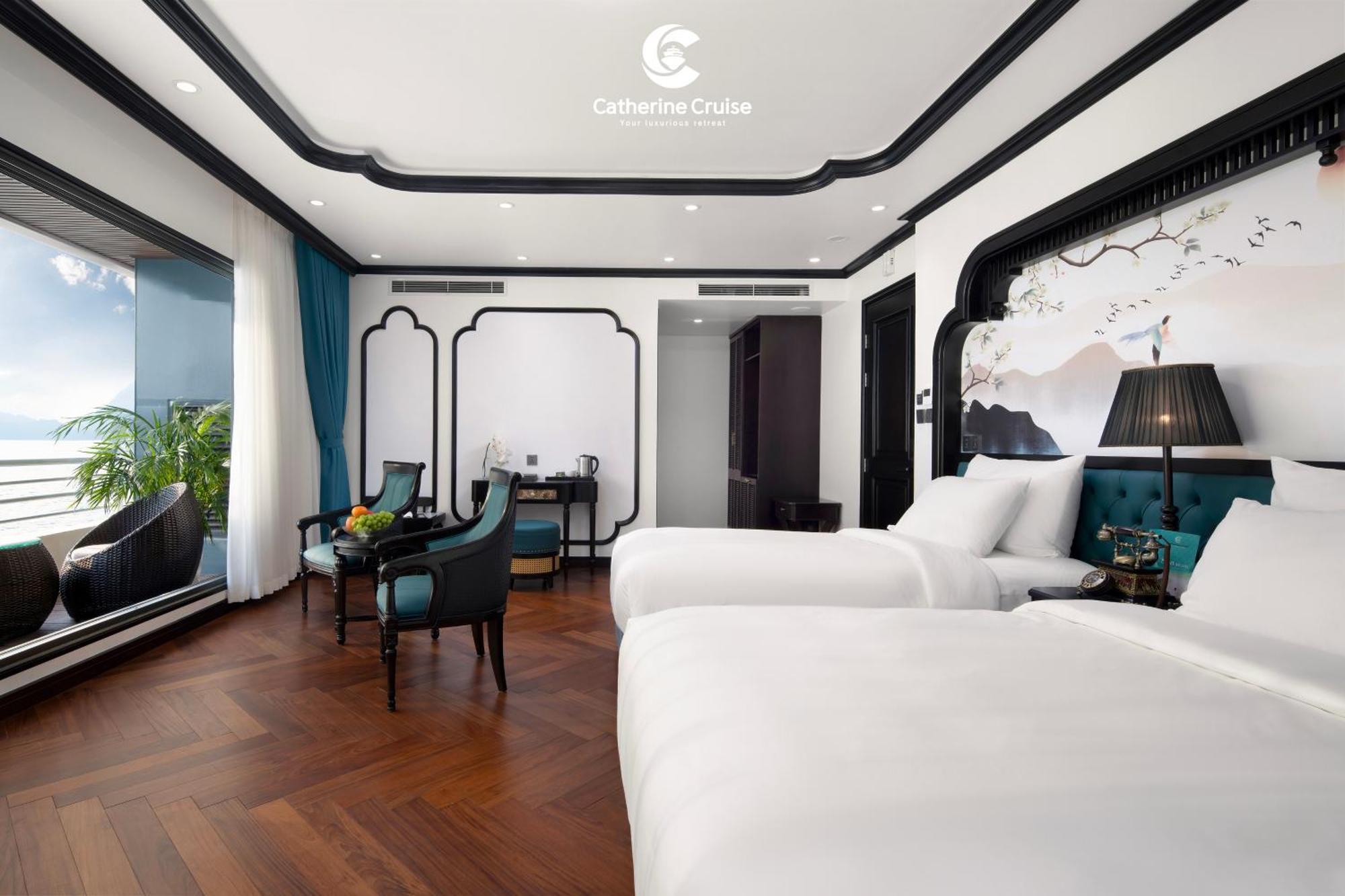  Catherine Cruises Bay
