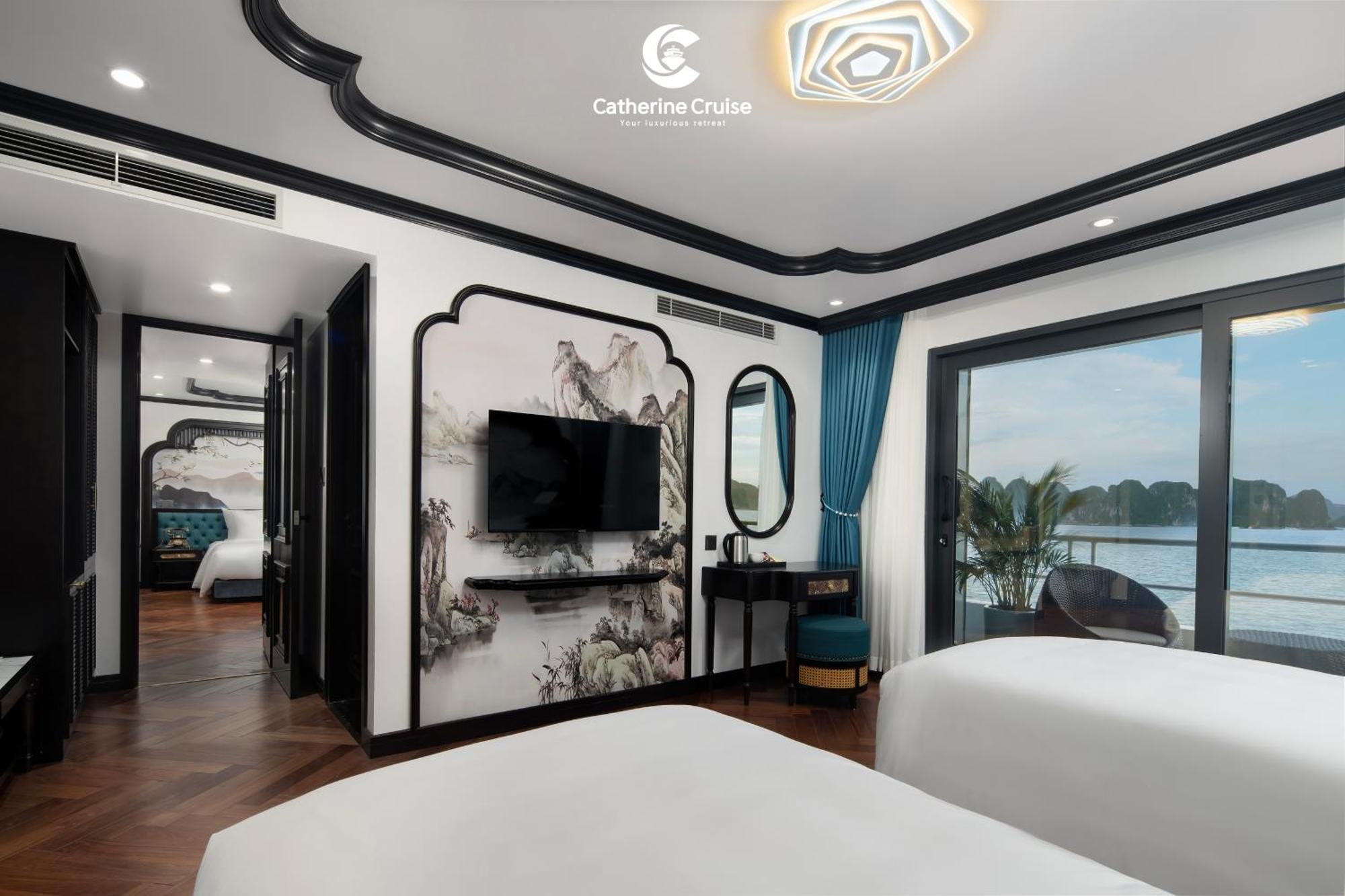 Catherine Cruises Bay  Hạ Long