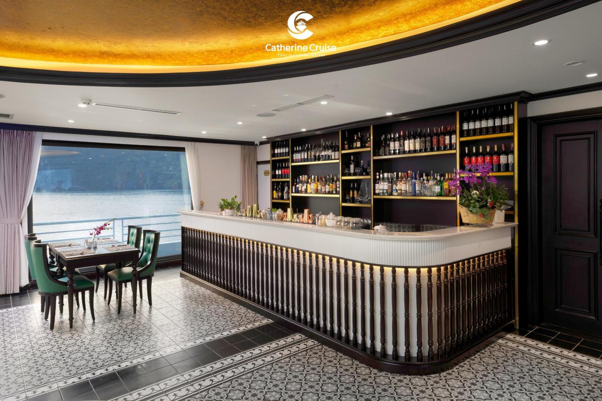 Catherine Cruises Bay Hạ Long