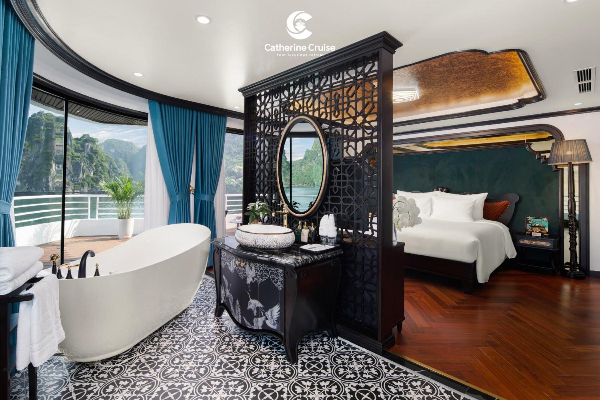 Catherine Cruises Bay Hạ Long