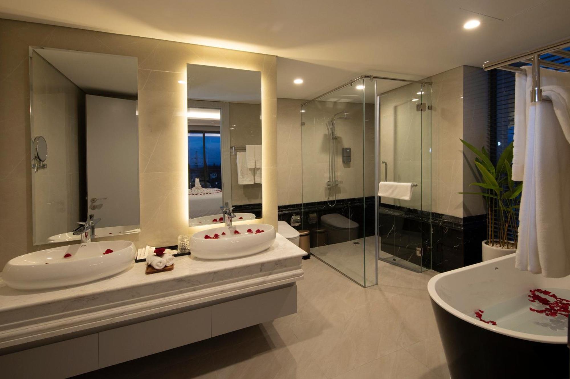 Merperle Khách sạn 5*