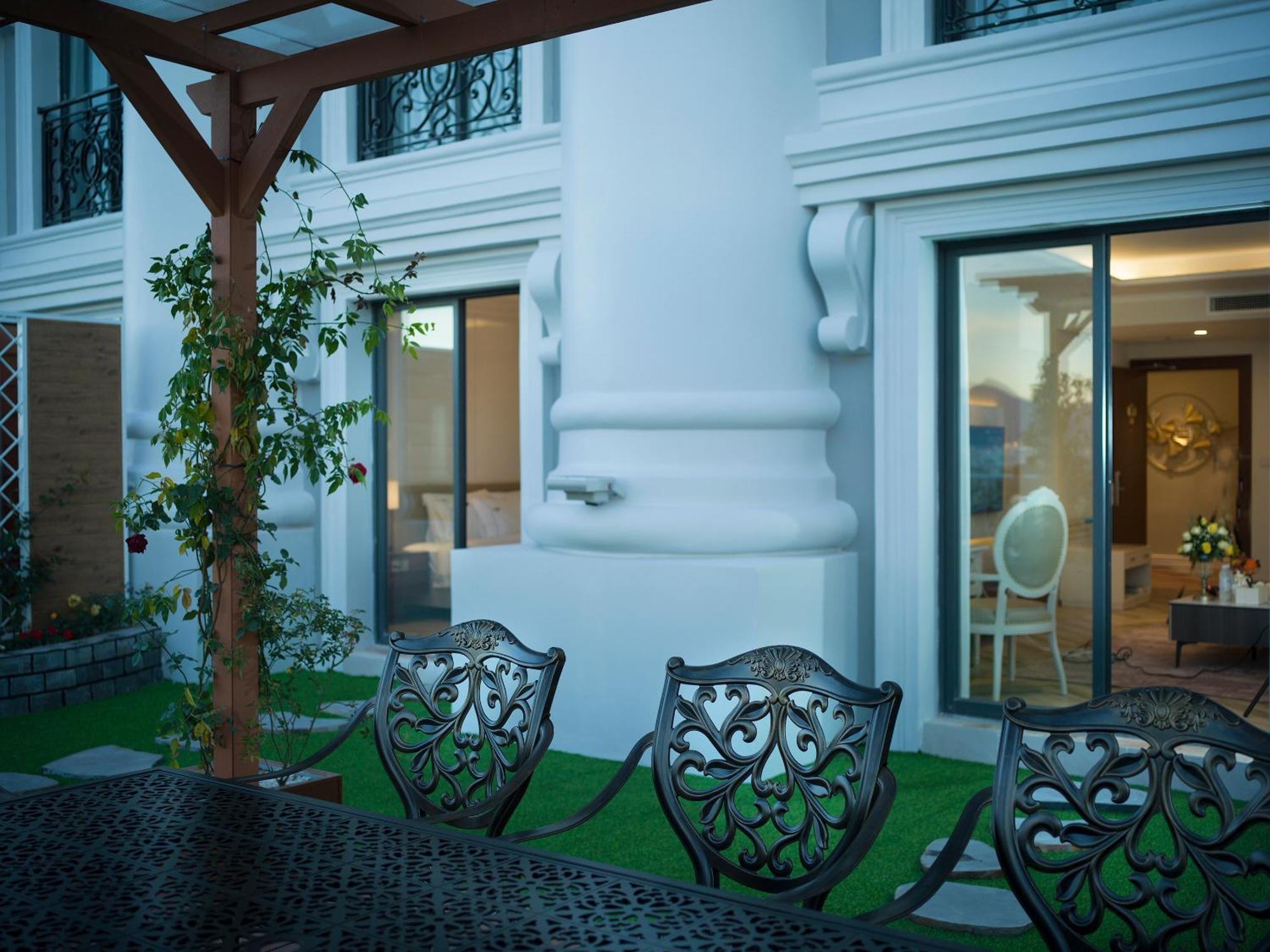 Merperle Khách sạn 5*