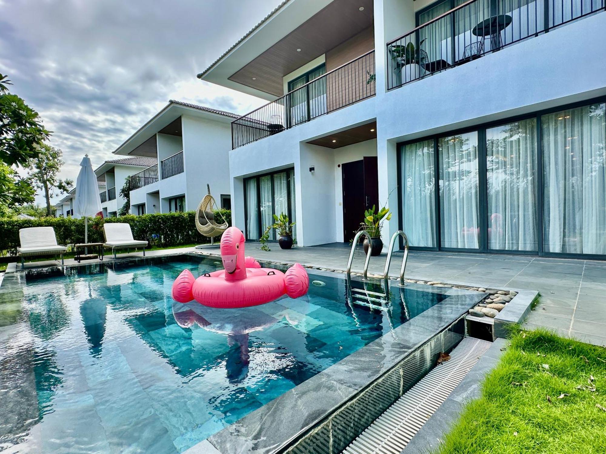West Private Swimming Pool Villa *