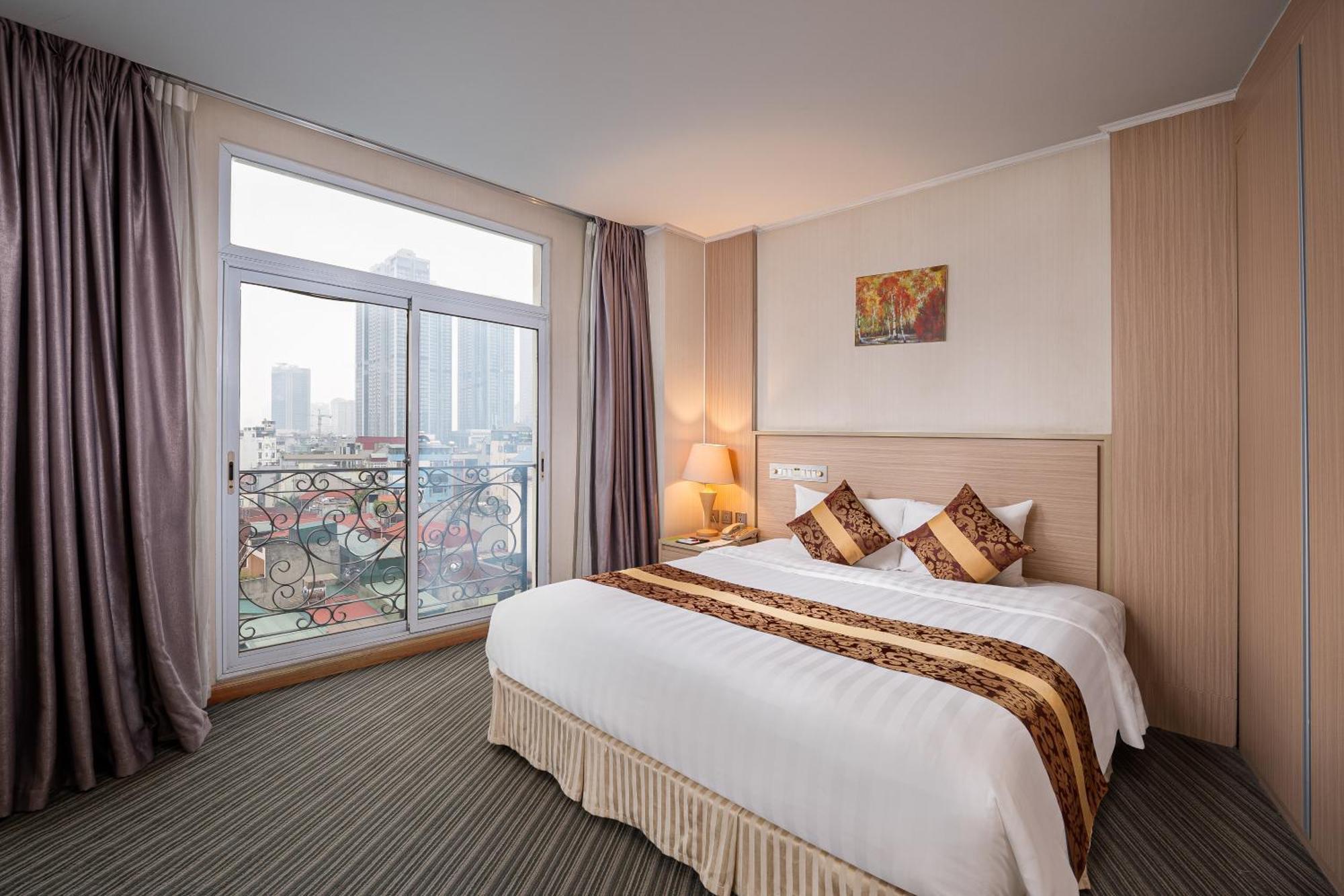 Khách sạn Candle 4*