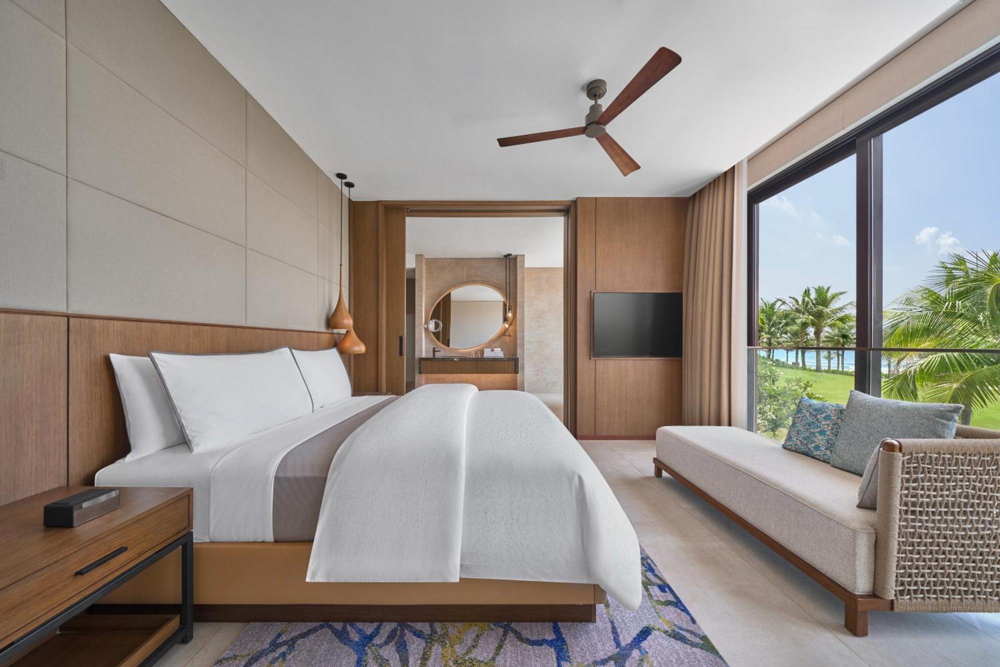 The Westin & Hotel 5*