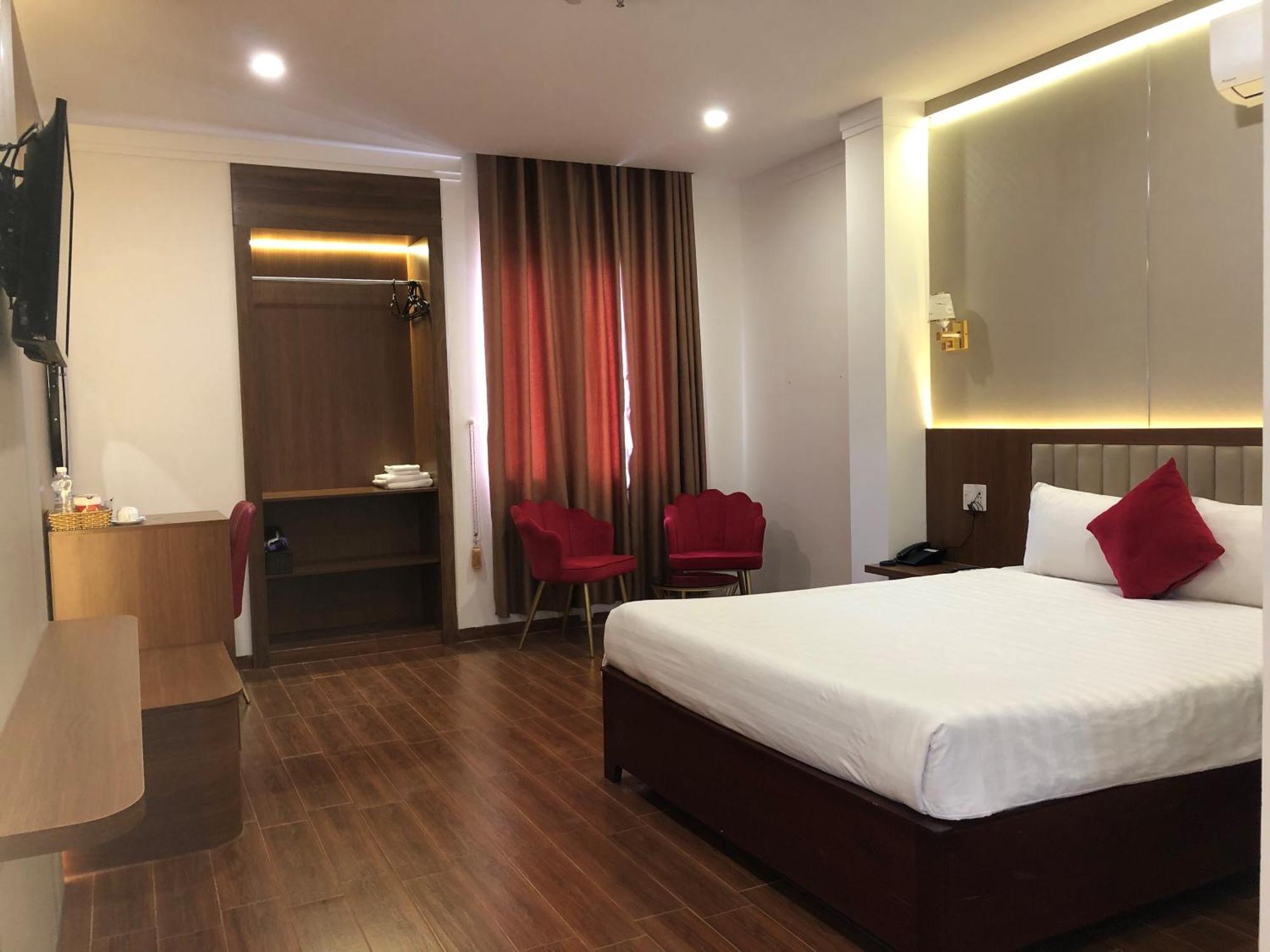 Le Centre Hotel