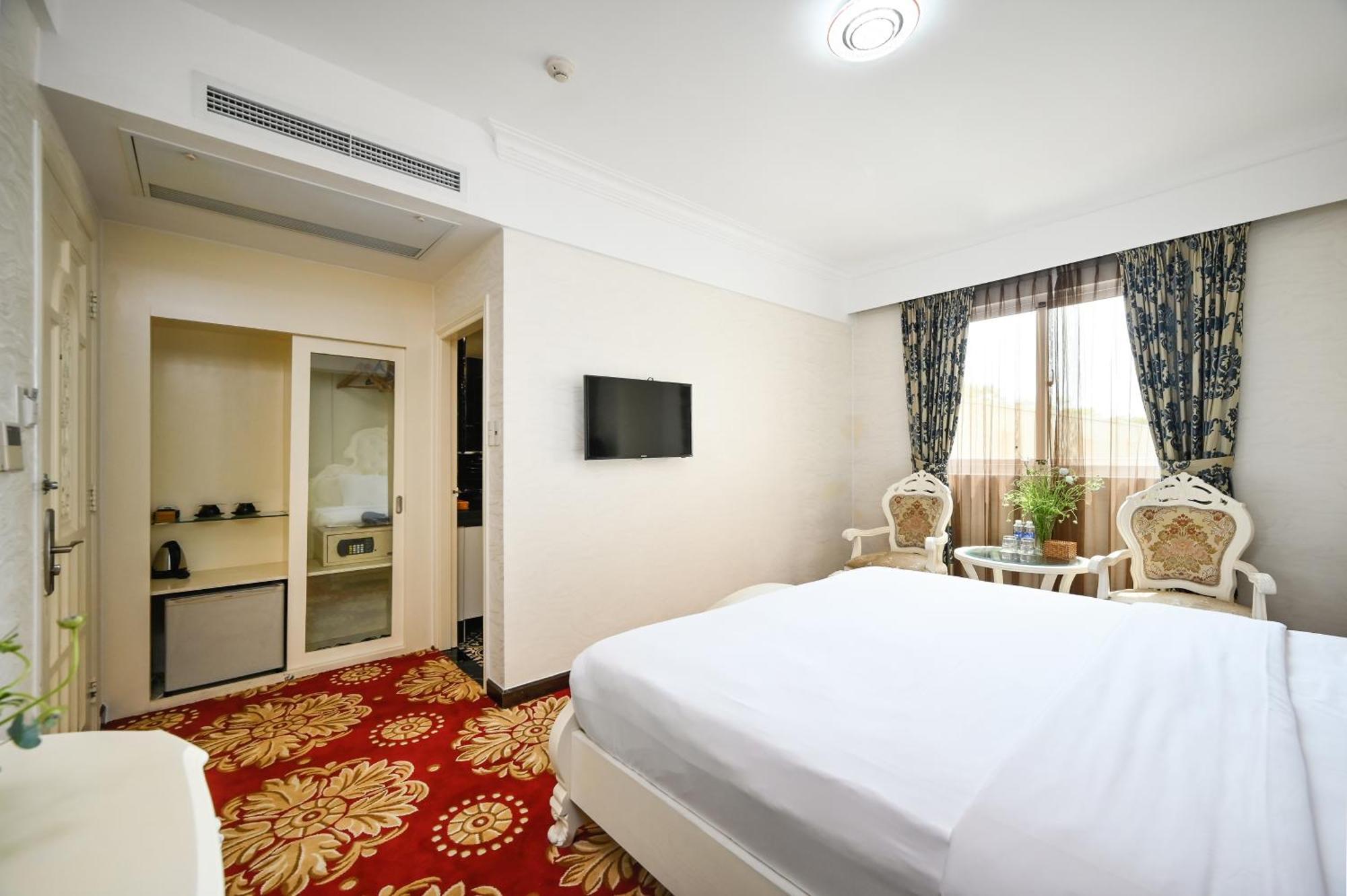 Hotel California Saigon & Rooftop Pool Ho Chi Minh City