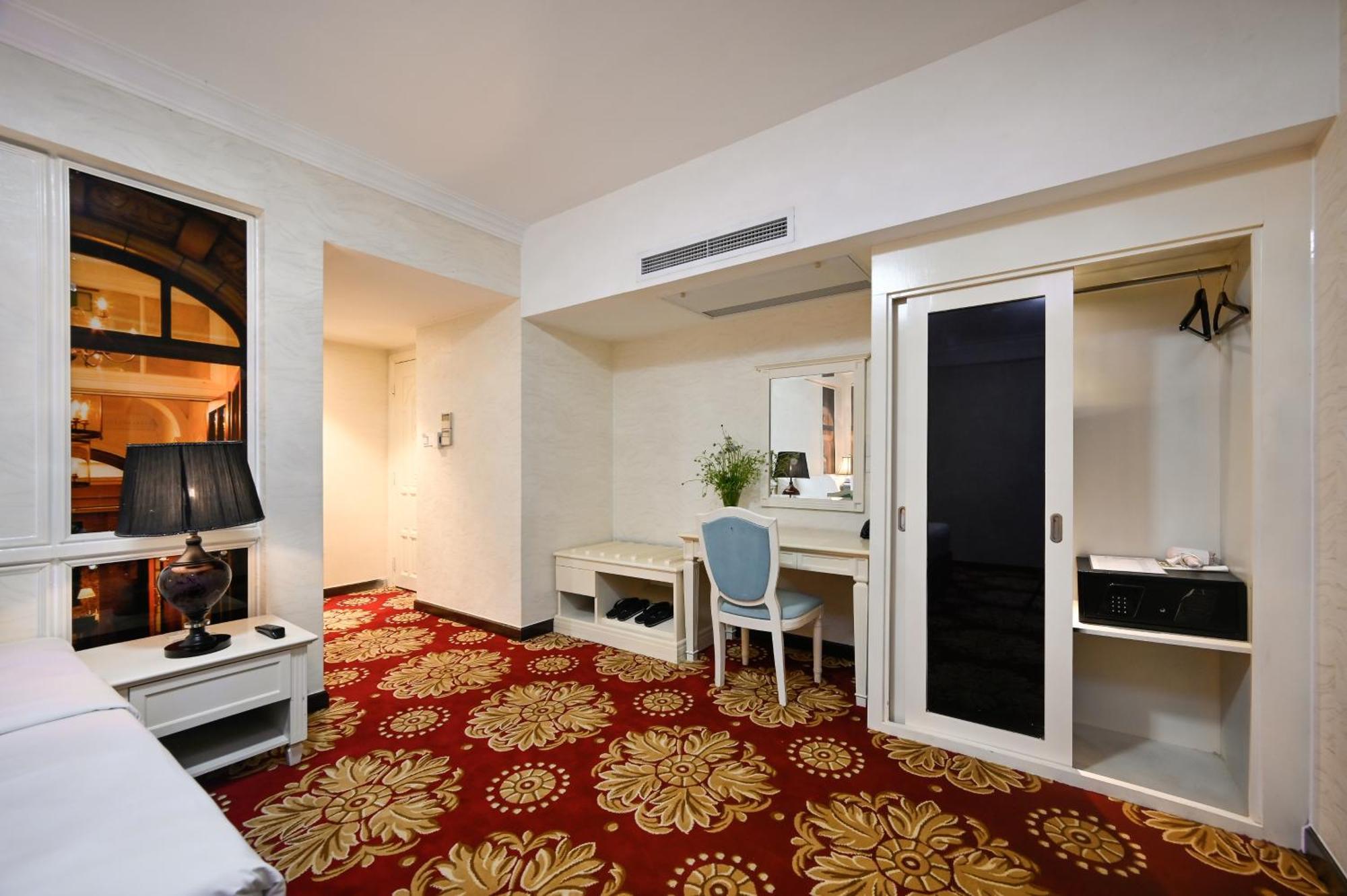 Hotel California Saigon & Rooftop Pool Ho Chi Minh City
