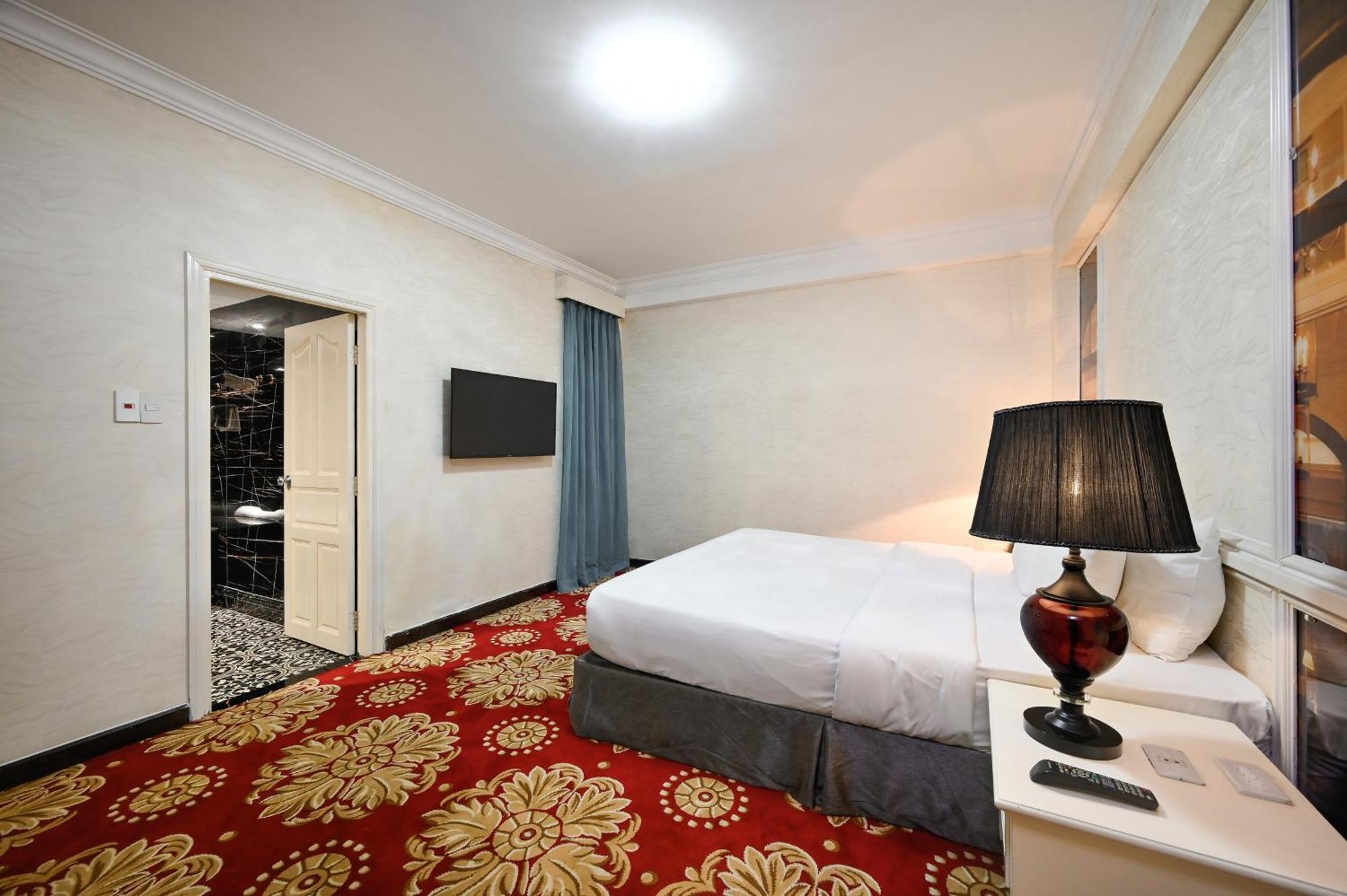 California Saigon & Rooftop Pool Ho Chi Minh City