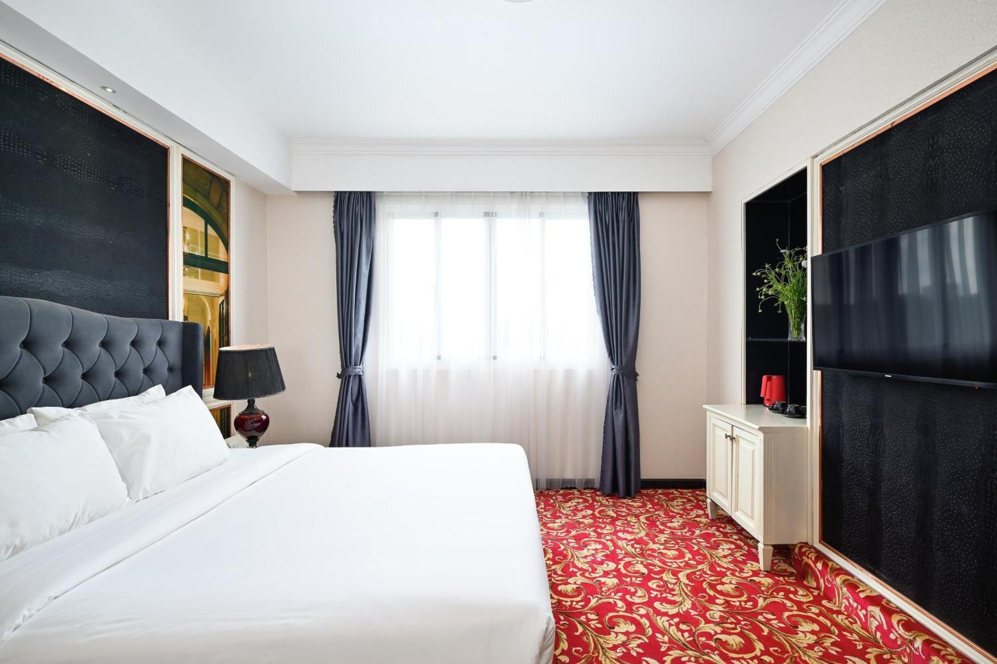 Hotel California Saigon & Rooftop Pool Ho Chi Minh City