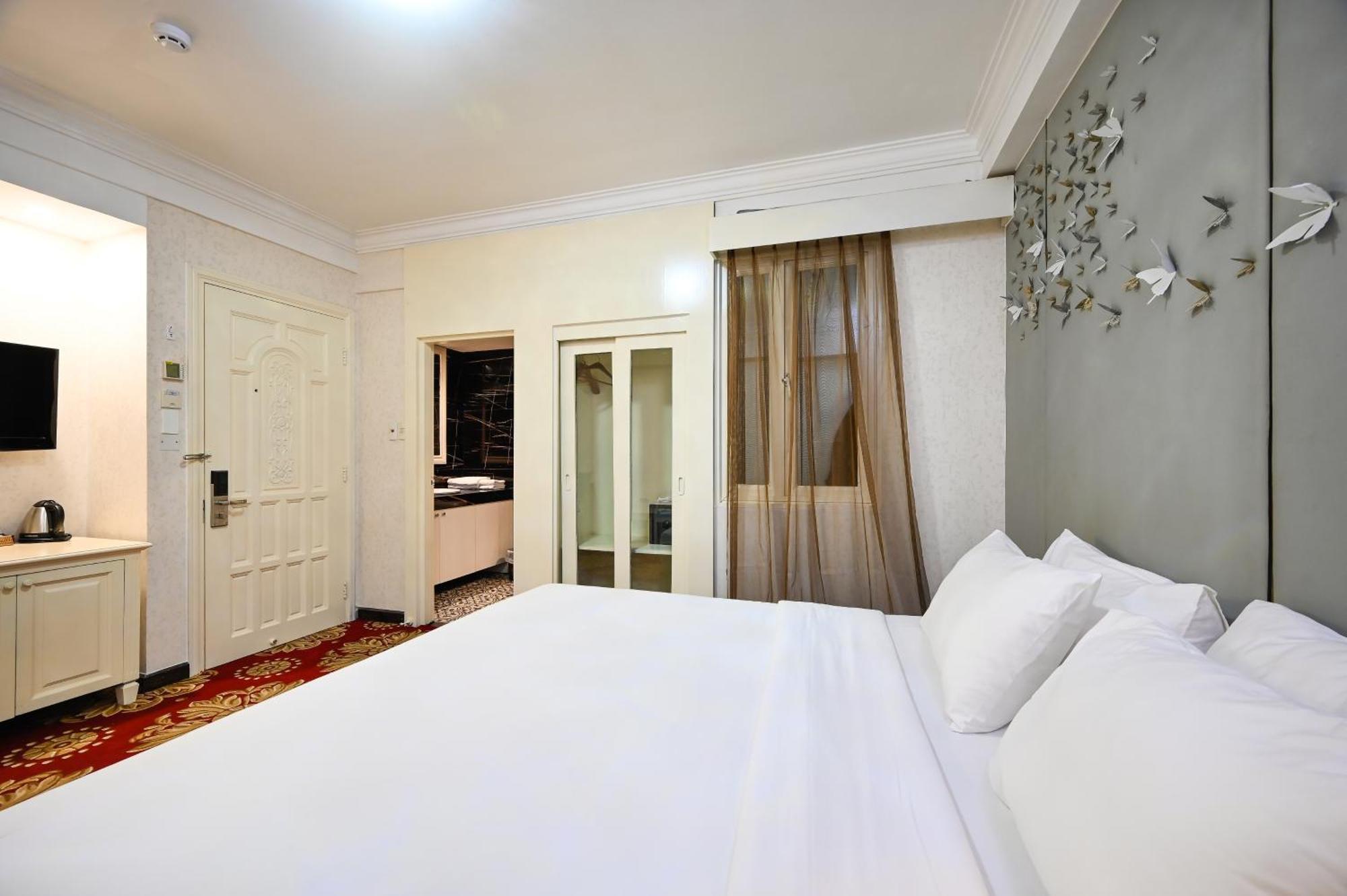 California Saigon & Rooftop Pool Hotel Ho Chi Minh City