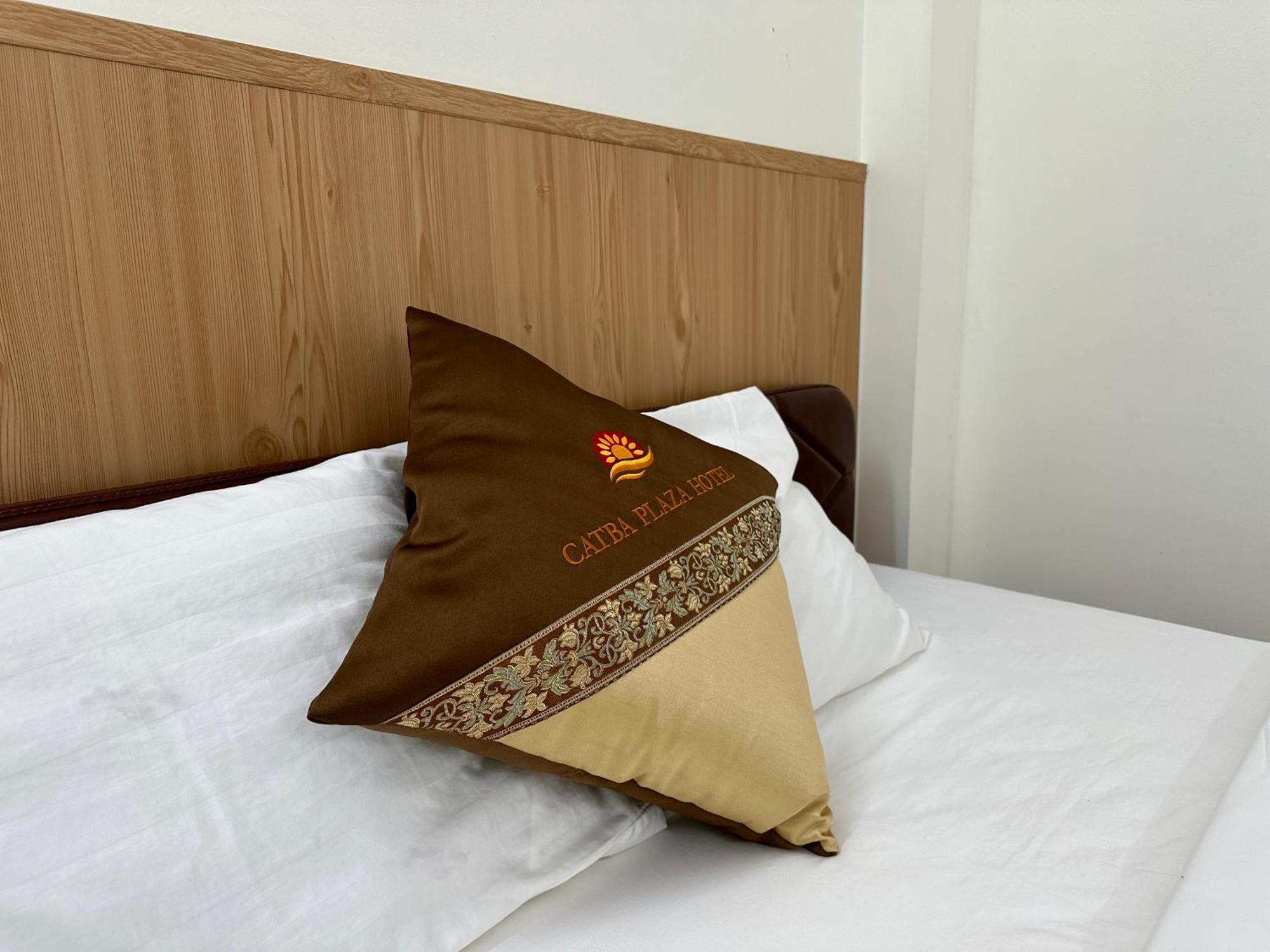 Hotel Cat Ba Plaza