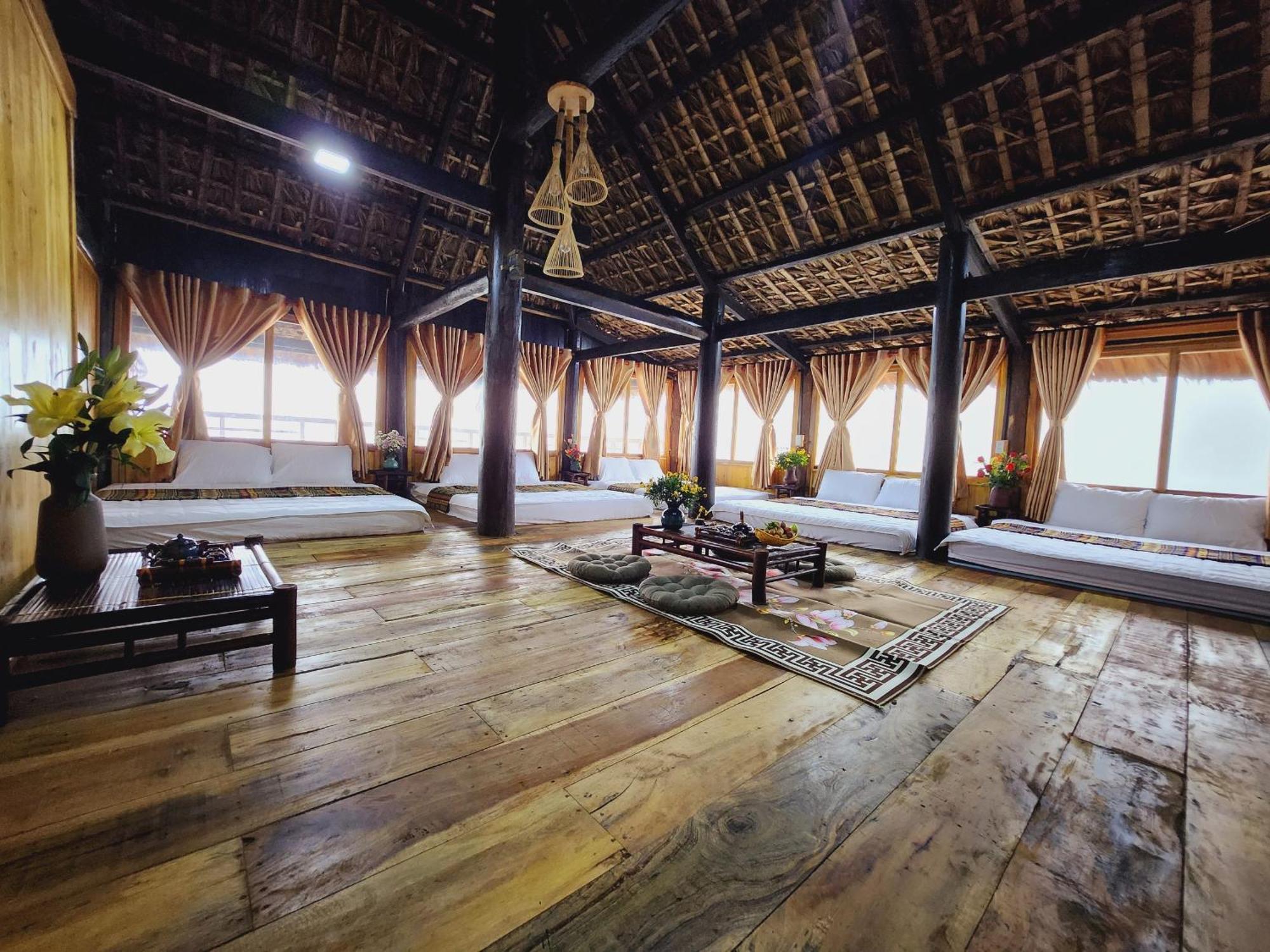 Ngu Chi Son Trekking Hotel *