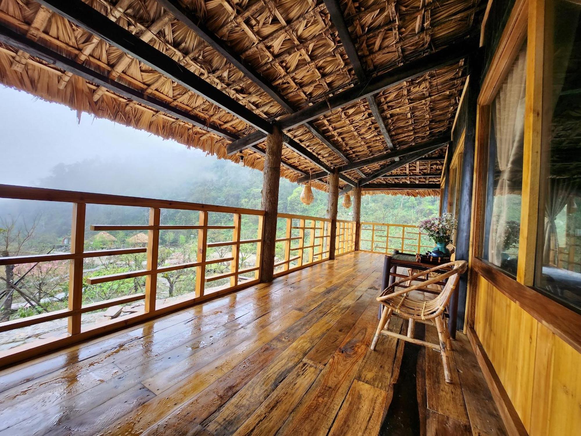 Ngu Chi Son Trekking