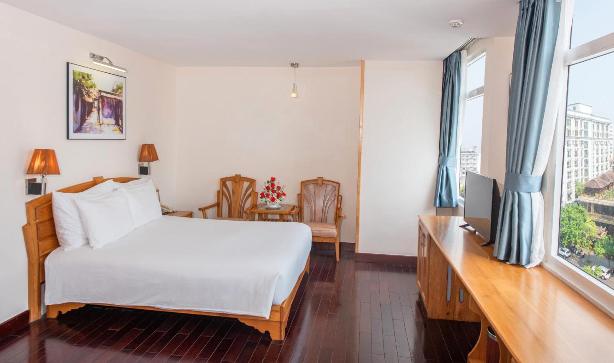 Romance Khách sạn 4*