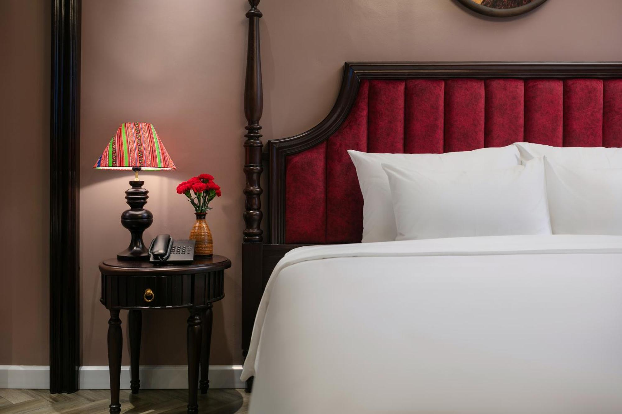 Hotel Acoustic & 4*