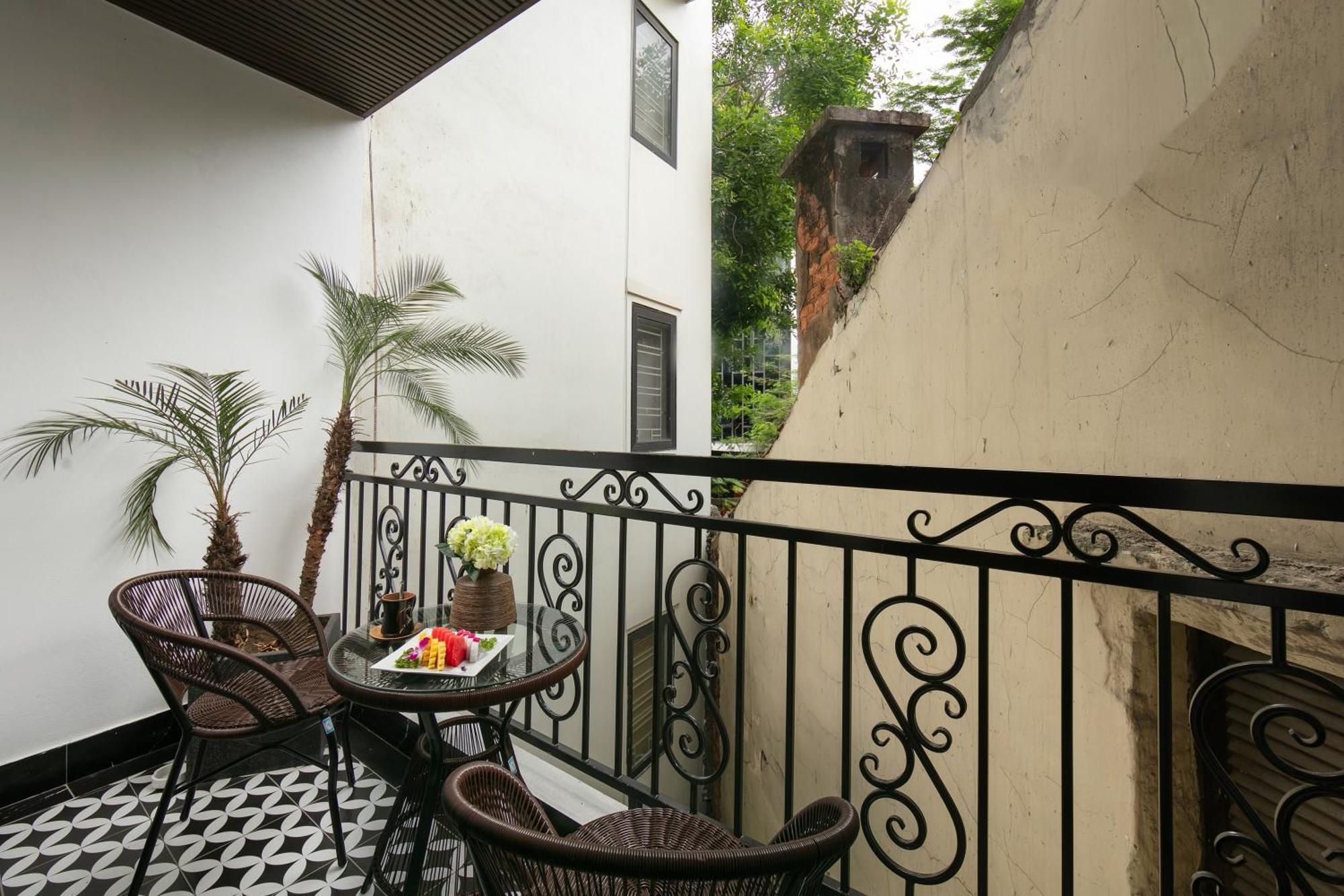 Hotel Acoustic & Hanoi