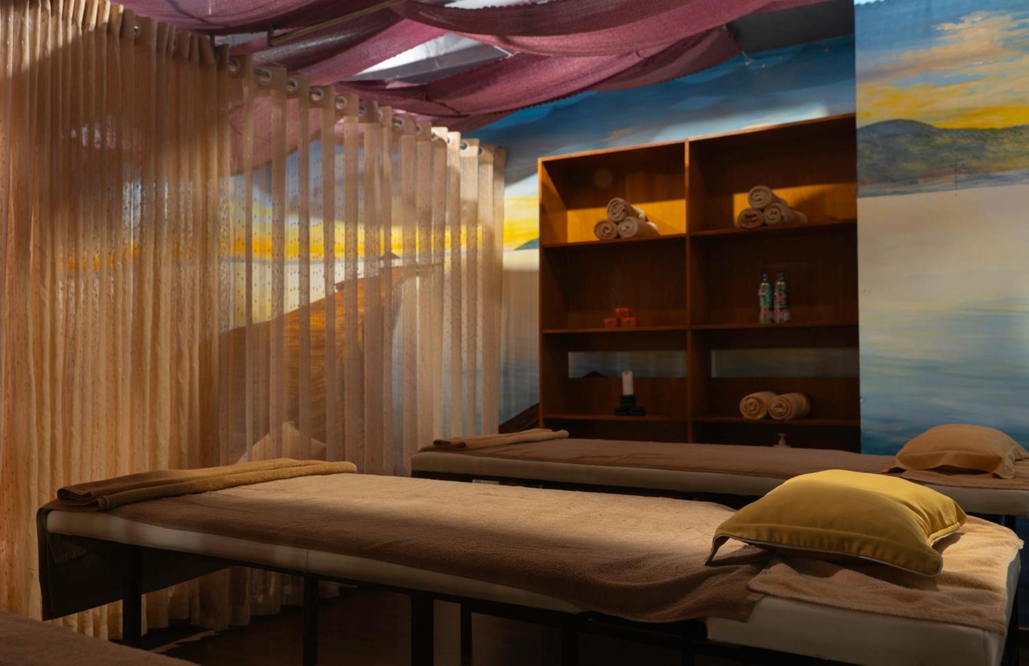 Hotel Le's Cham 4*