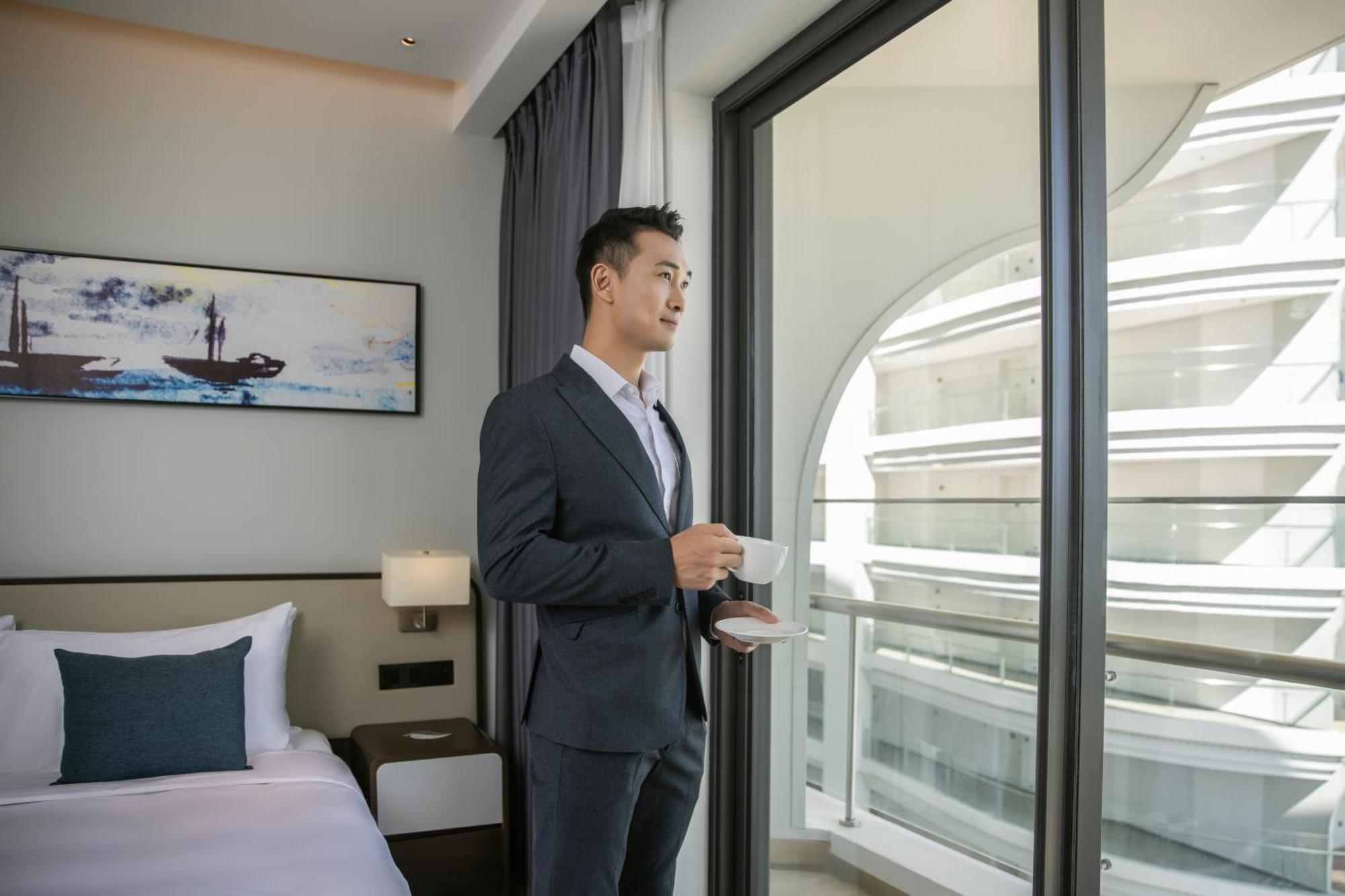 Hotel Citadines Marina Halong 5*