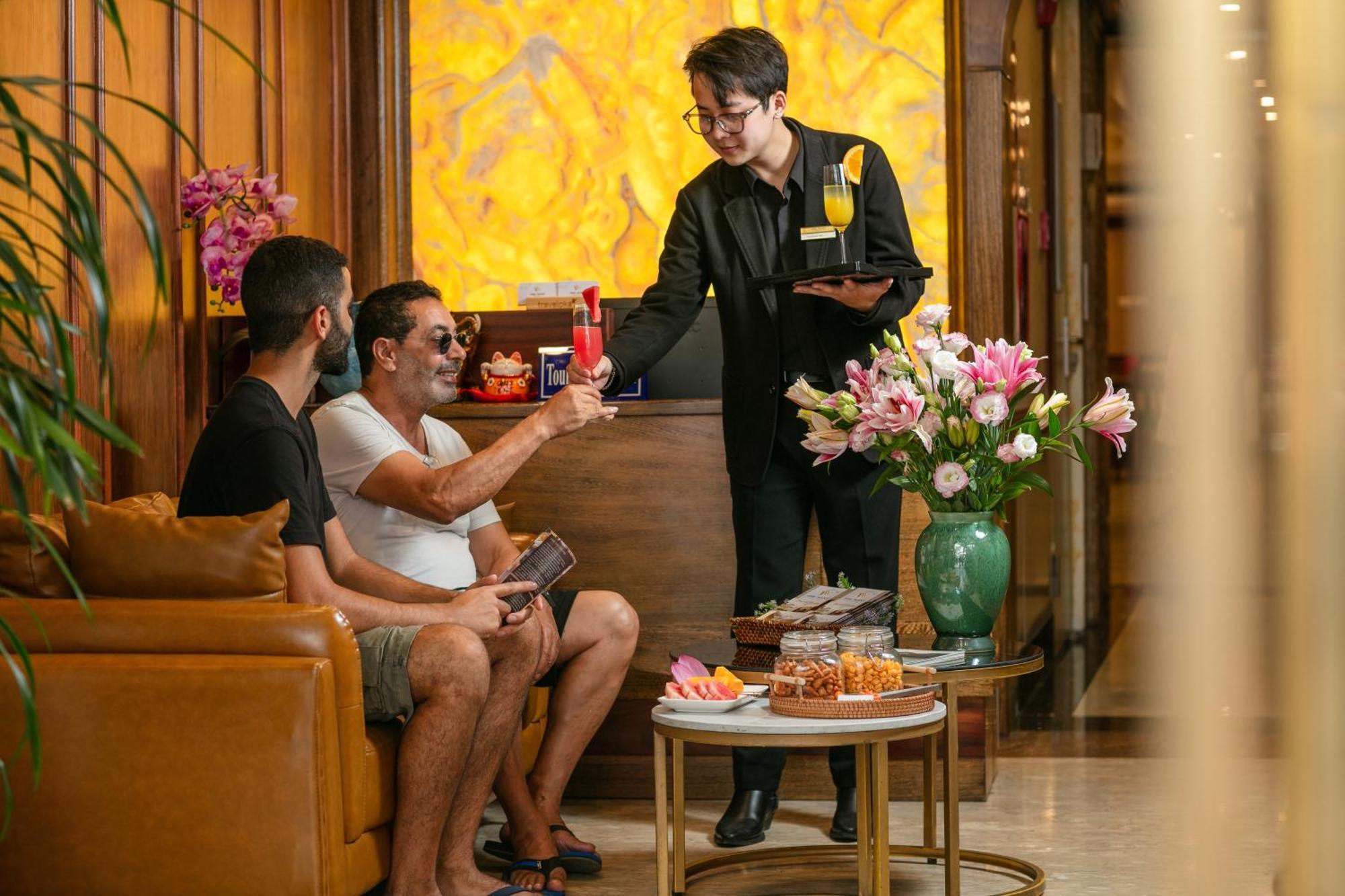 The West & Hotel 3*