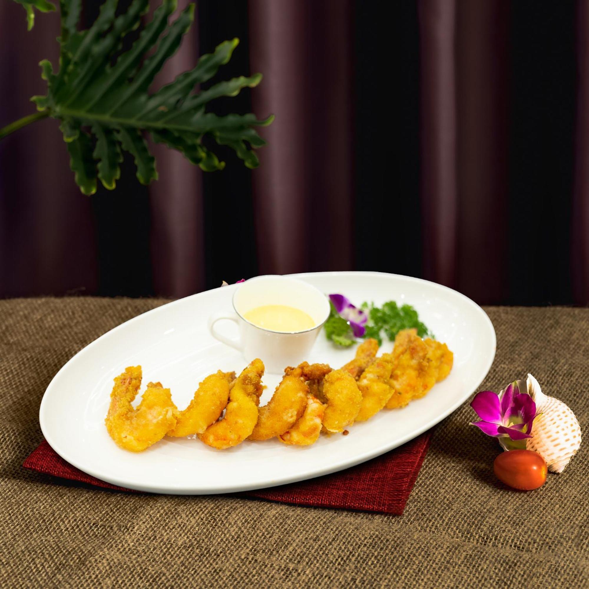 Phu Long & Restaurant Hotel