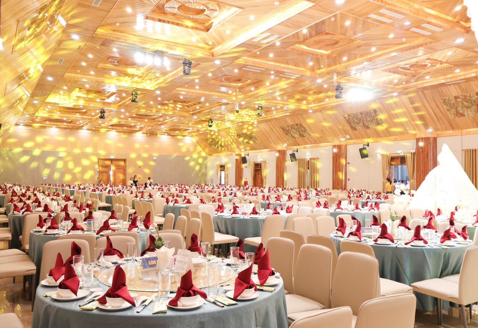 Phu Long & Restaurant Hotel Tam Ky