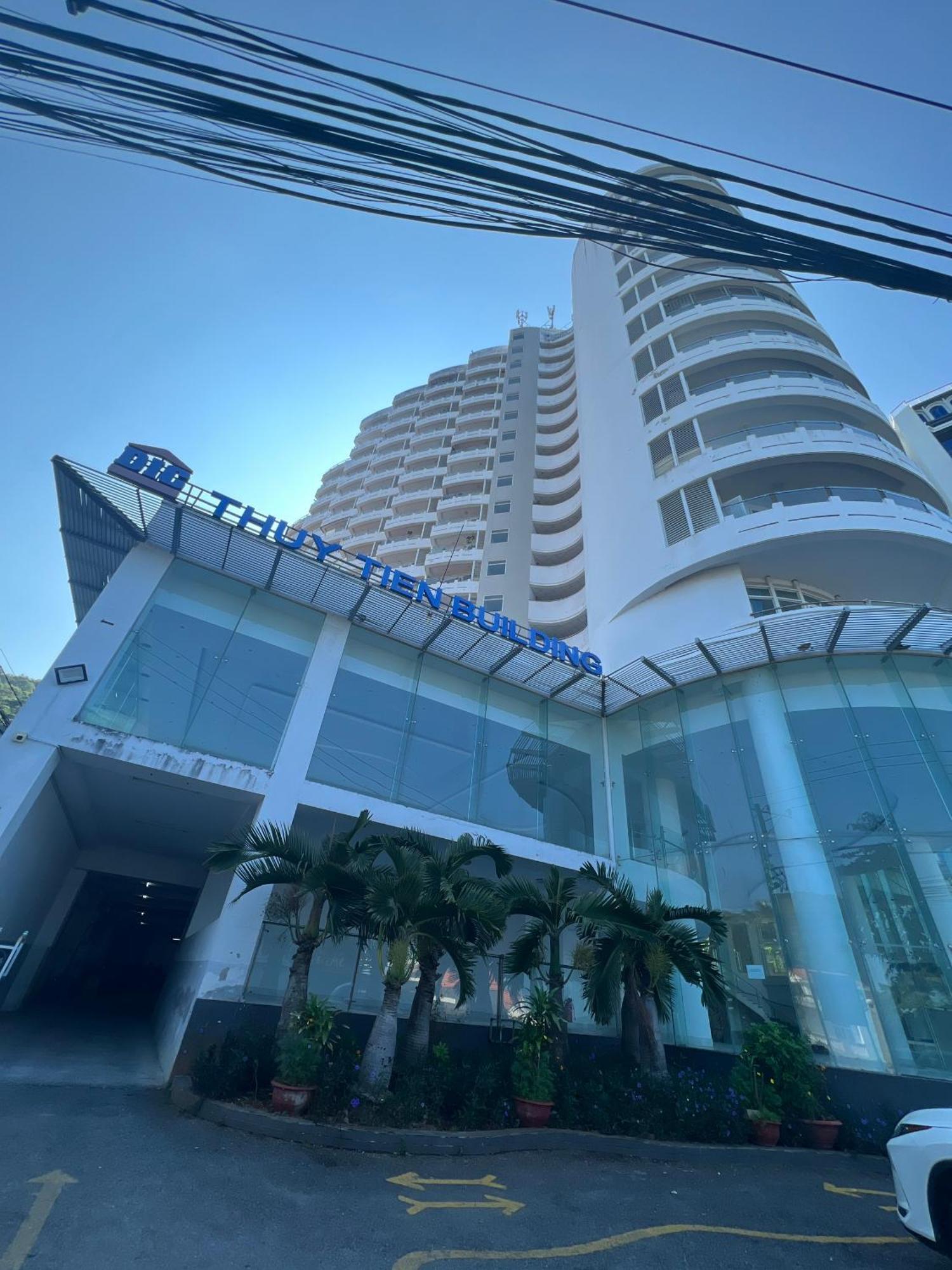 Vungtau Grand Strip 1 *