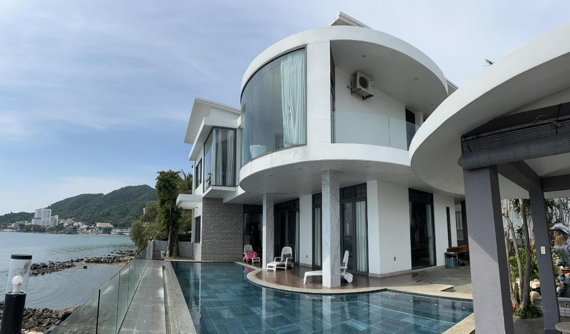 Vungtau Grand Strip 1 *