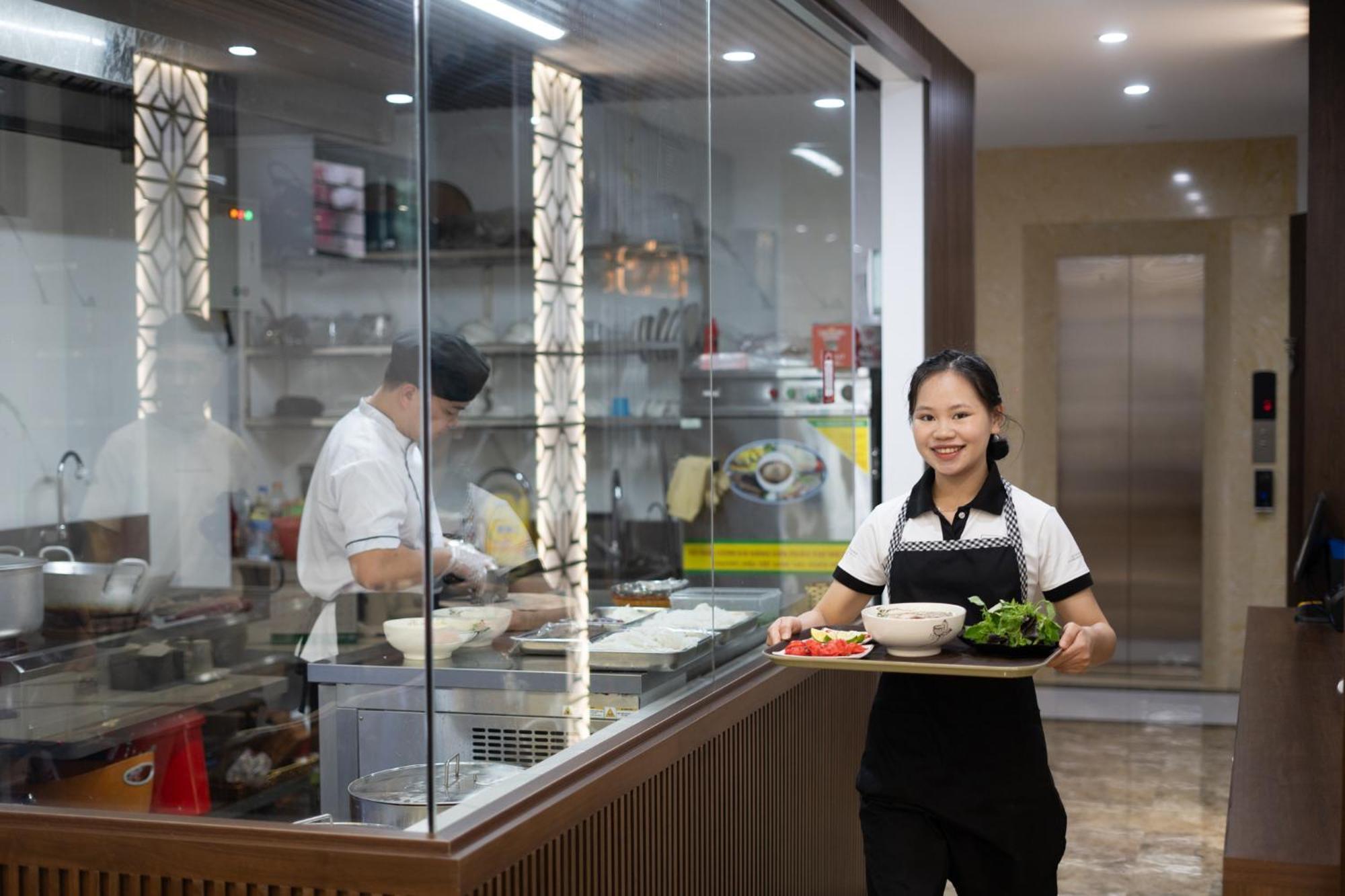 Khach San Hoang Yen Hotel