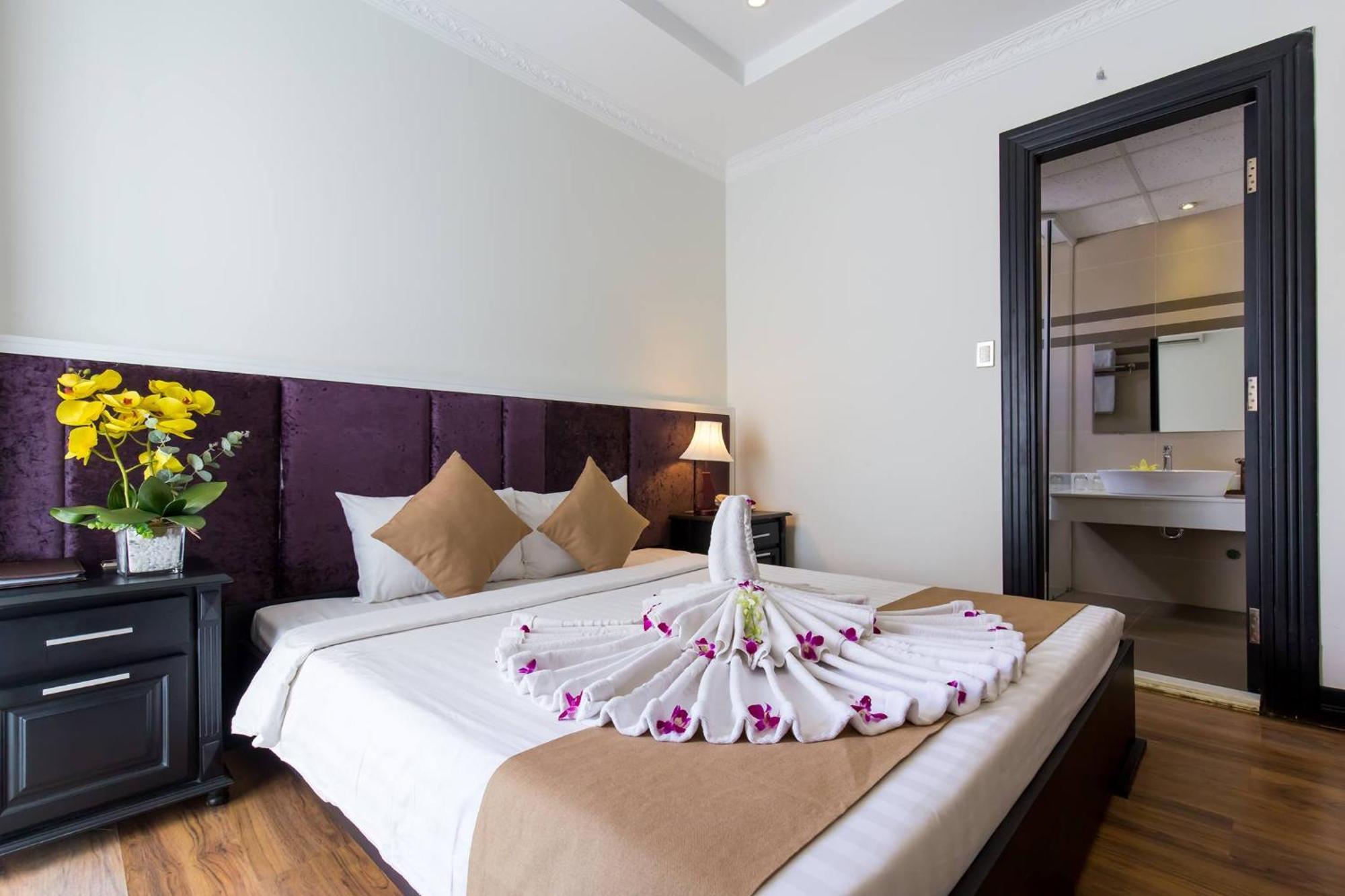 Hotel Adina 3 Star 3*