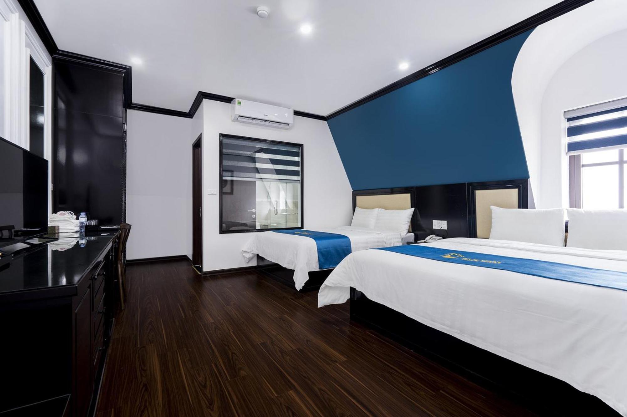 Hotel Holidayhotelhalong 4*