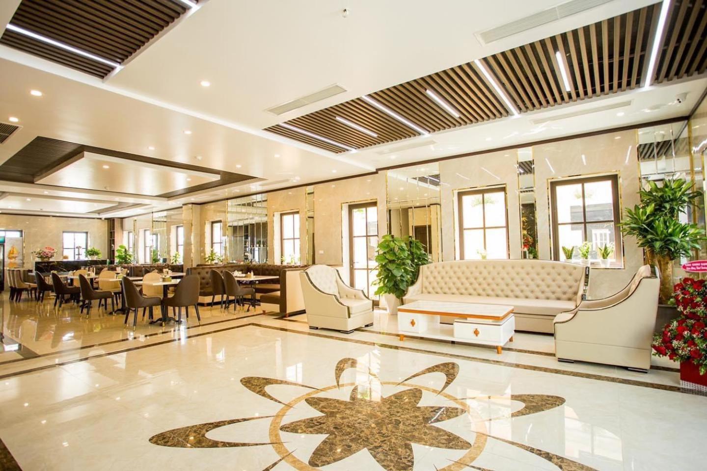 Hotel Holidayhotelhalong 4*