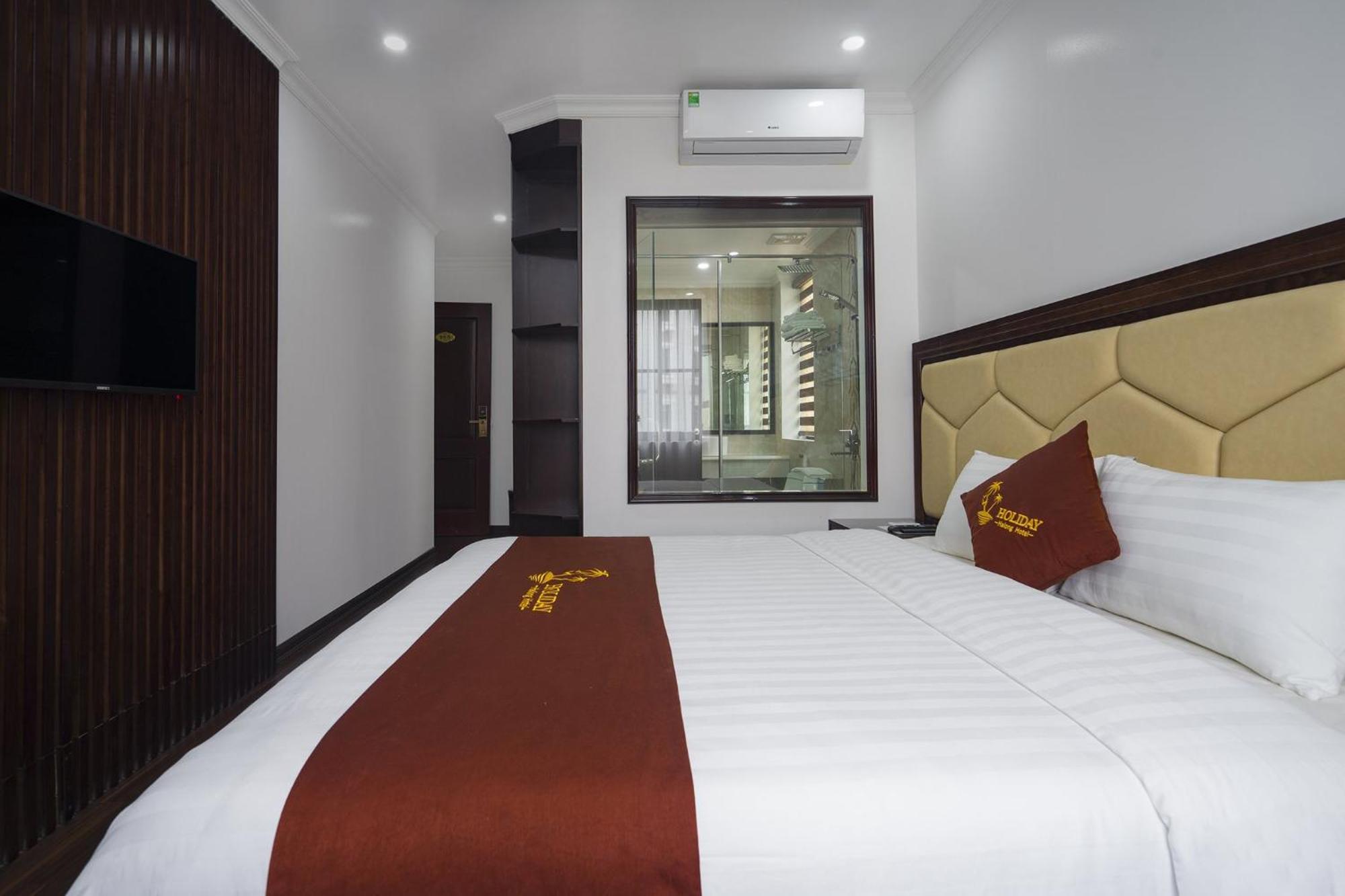 Holidayhotelhalong Hotel